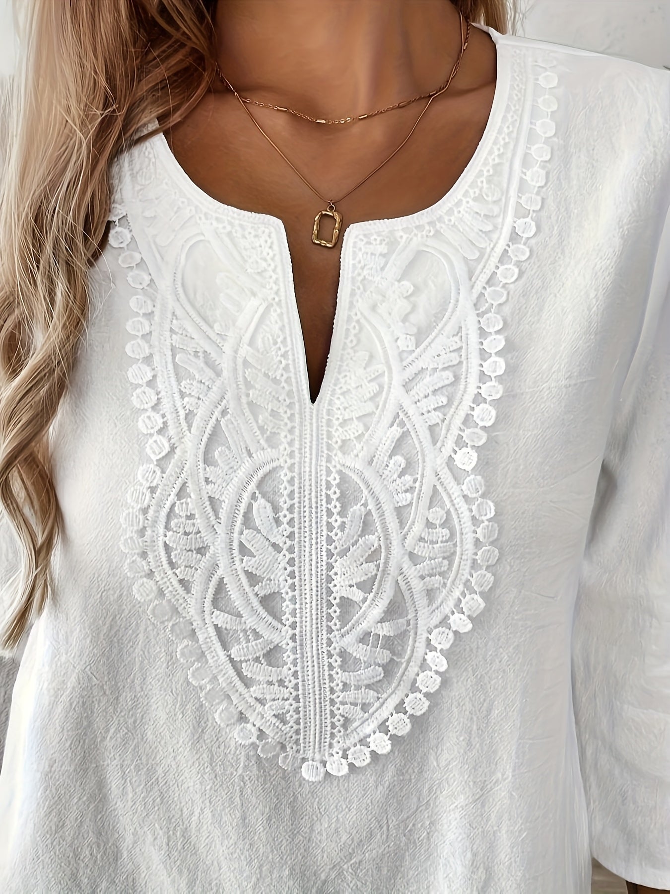 Damen Boho-Bluse mit Spitze und Stickerei – Elegante Freizeitmode für jeden Tag