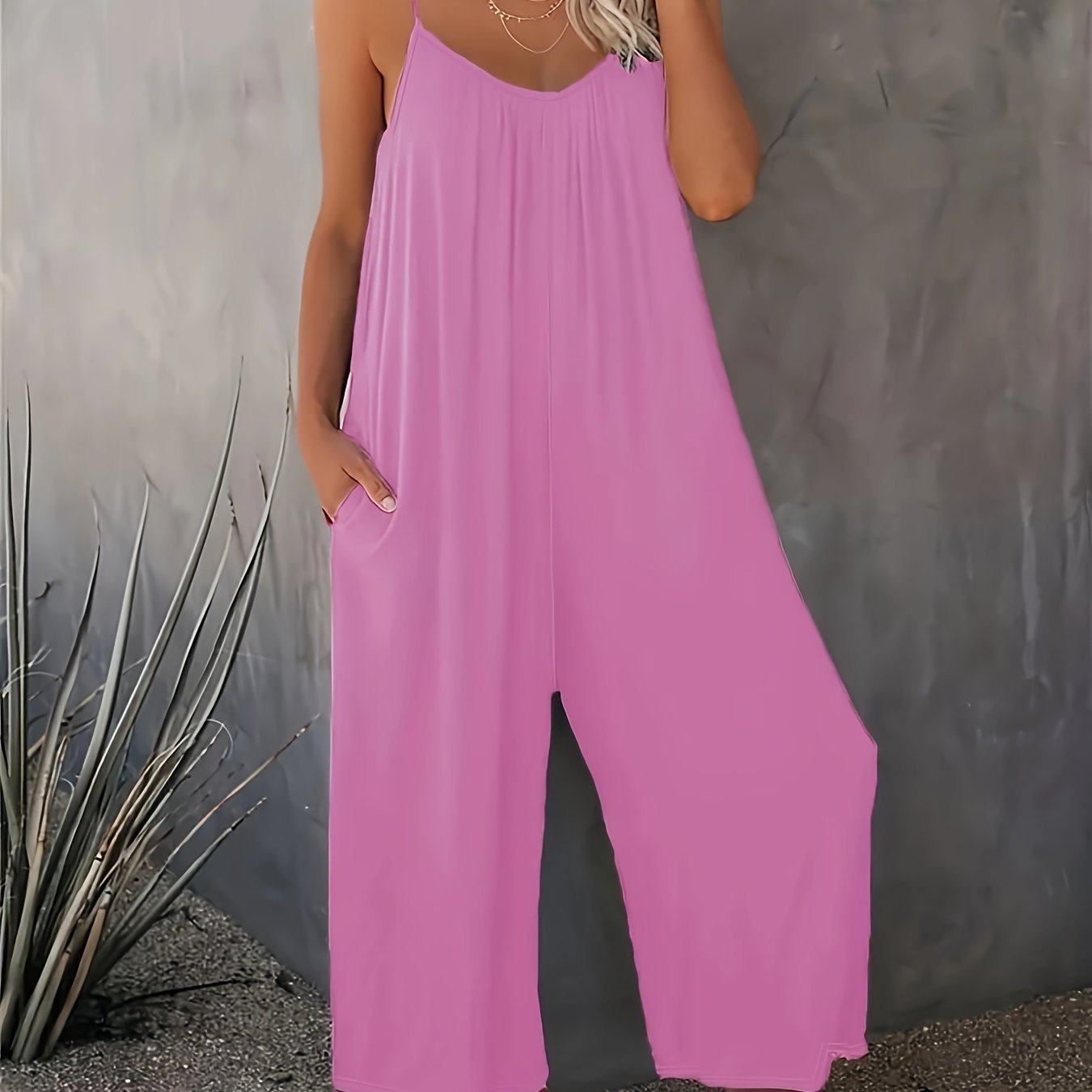 Damen Jumpsuit mit Spaghettiträgern – Lässiger Einteiler für Alltag und Urlaub