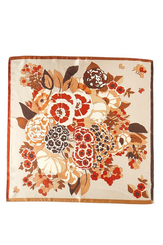 Quadratisches Tuch mit Blumenmuster und farbigem Rand