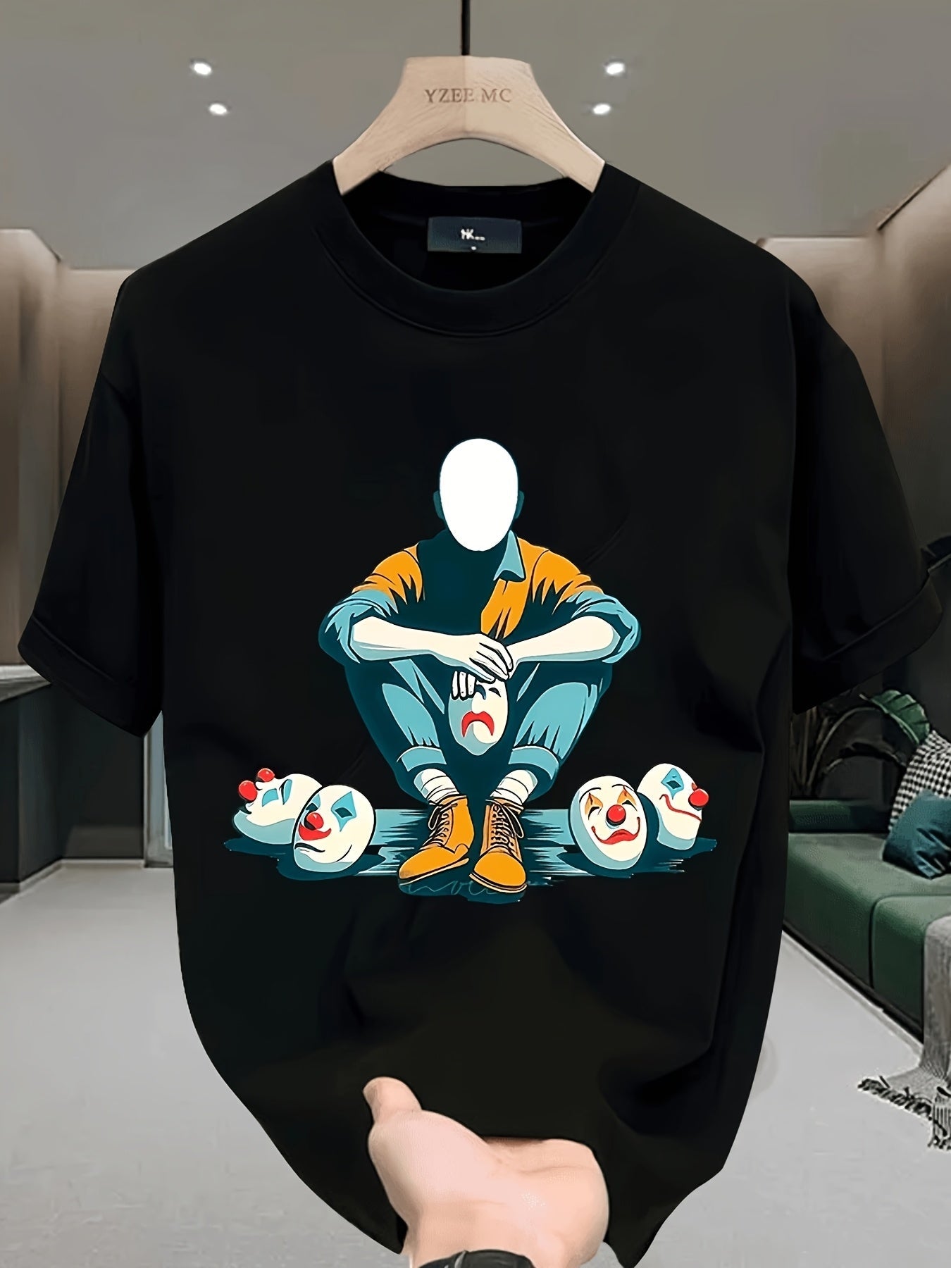 Herren Grafik T-Shirt mit maskiertem Charakter und Clownsmotiven – Modernes Statement Shirt für Individualisten
