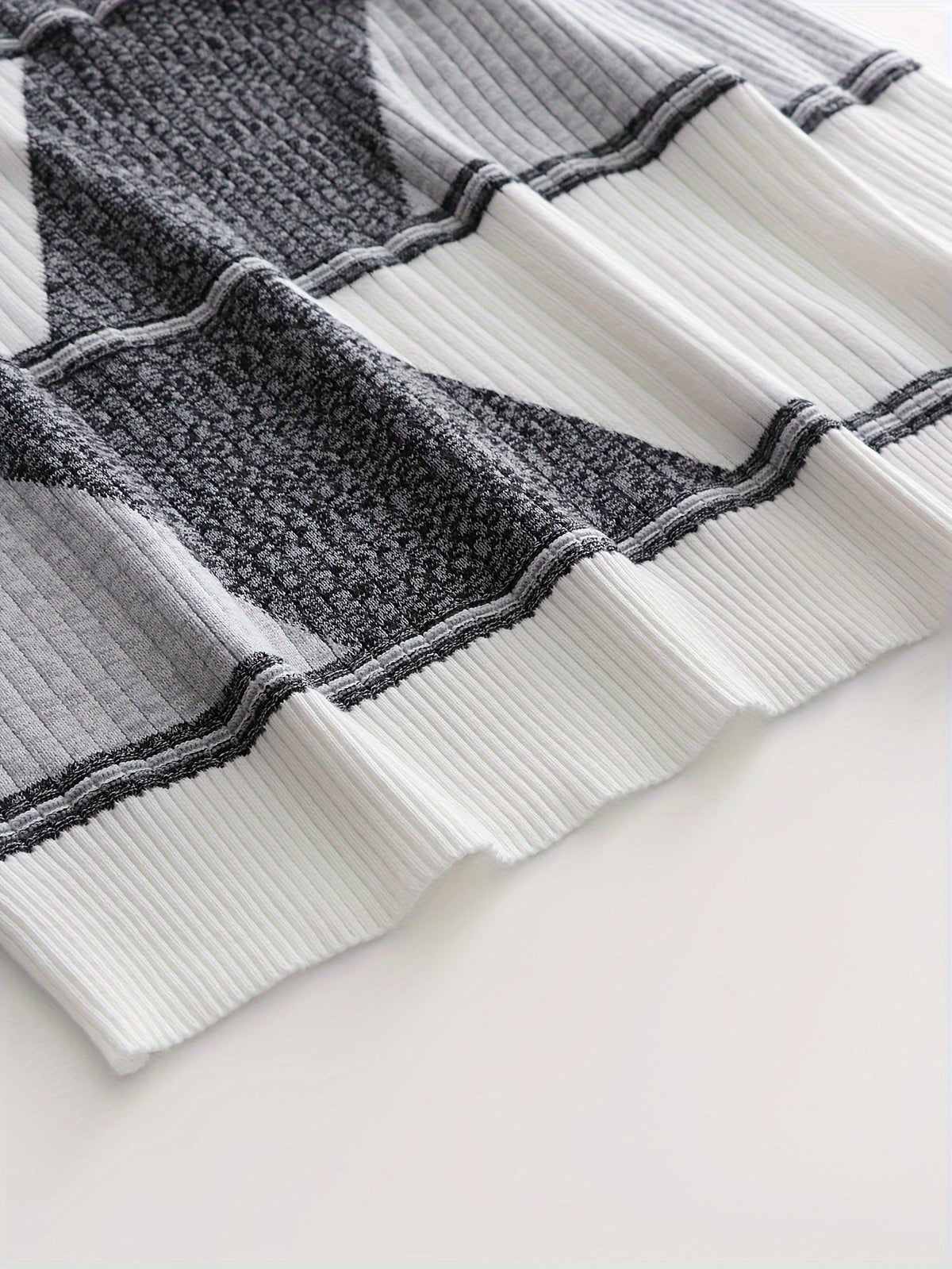 Herren Pullover Langarm Gerippt mit Geometrischem Muster Schwarz Weiß