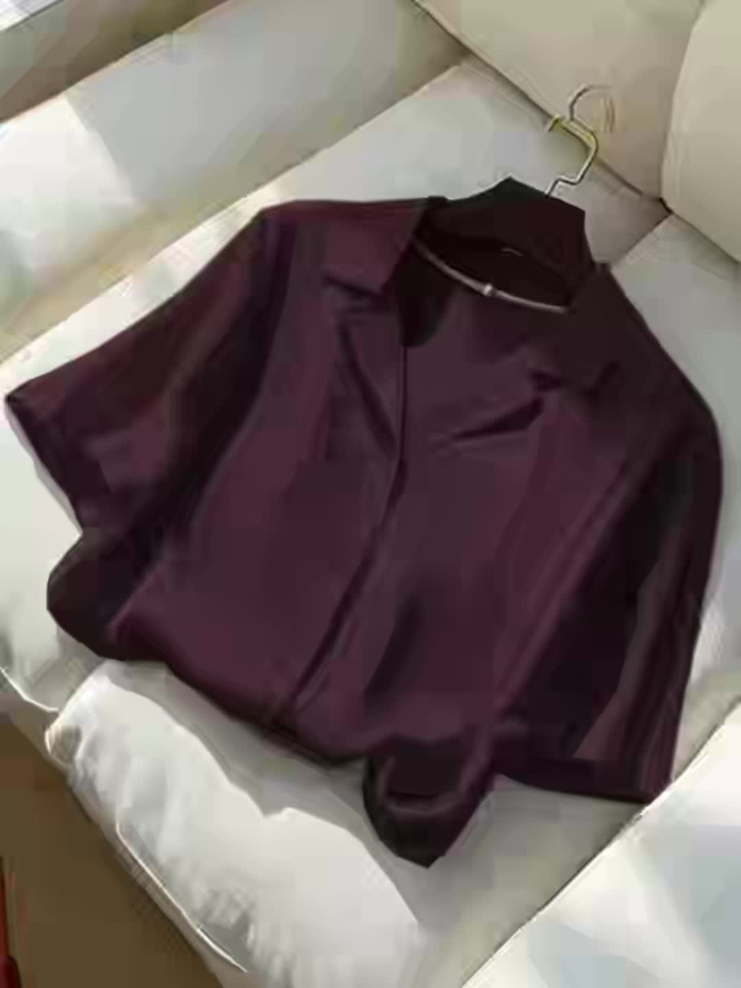 Damen Bluse mit Knopfleiste und klassischem Kragen – Lässiger und eleganter Stil für Alltag und Büro