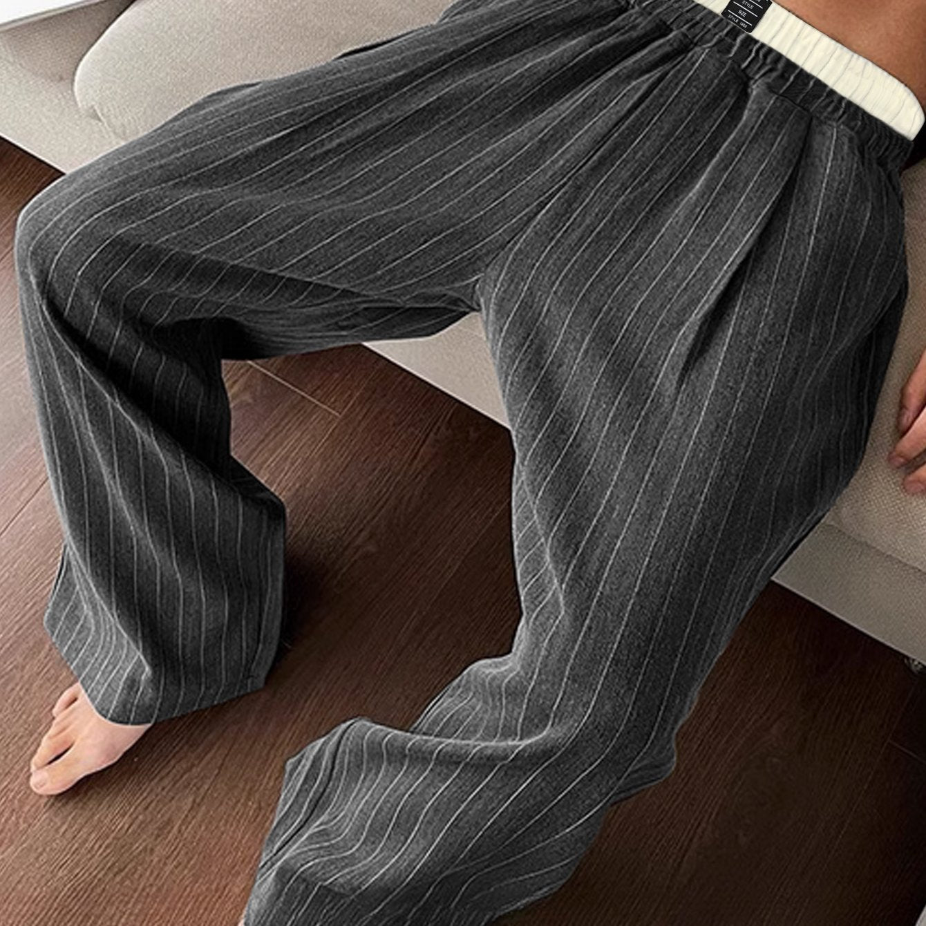 Herren Weite Lounge-Hose mit Nadelstreifen und Elastikbund – Moderner Relaxed Fit für Freizeit und Home Office