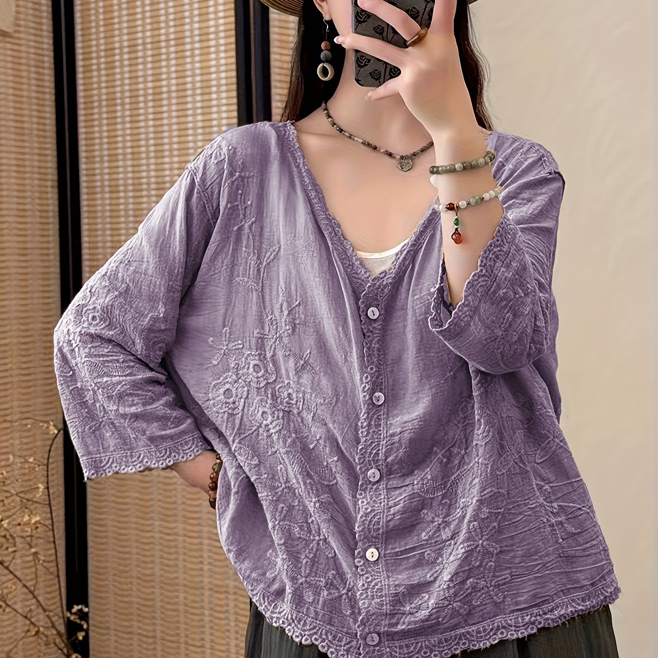 Damen Kurzarm Bluse mit V-Ausschnitt, Stickerei & Spitzenbesatz, Knopfleiste