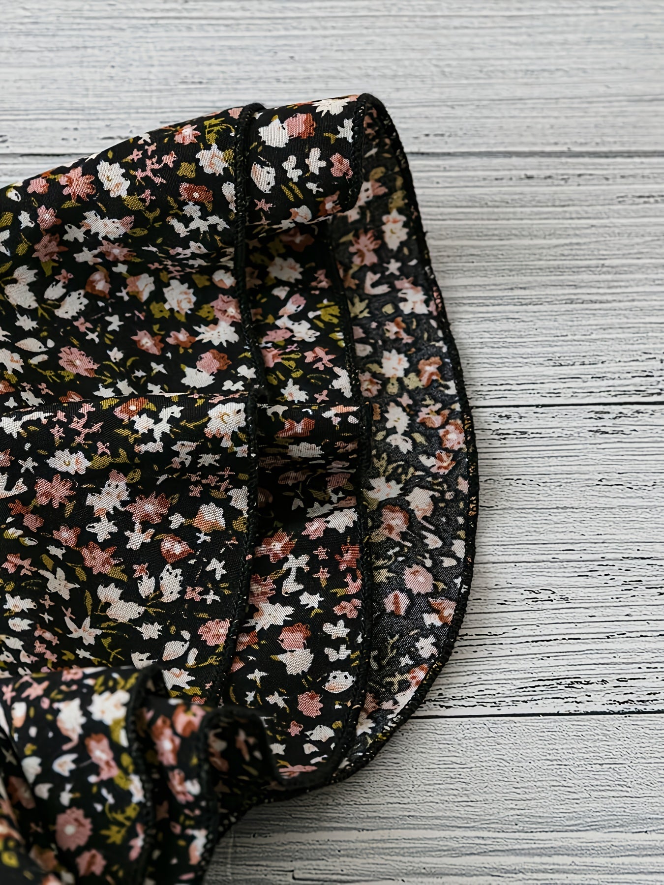Damen Sommer-Blusenshirt mit Blumenmuster und Volantärmeln – Lässiger Boho-Style für Freizeit & Urlaub