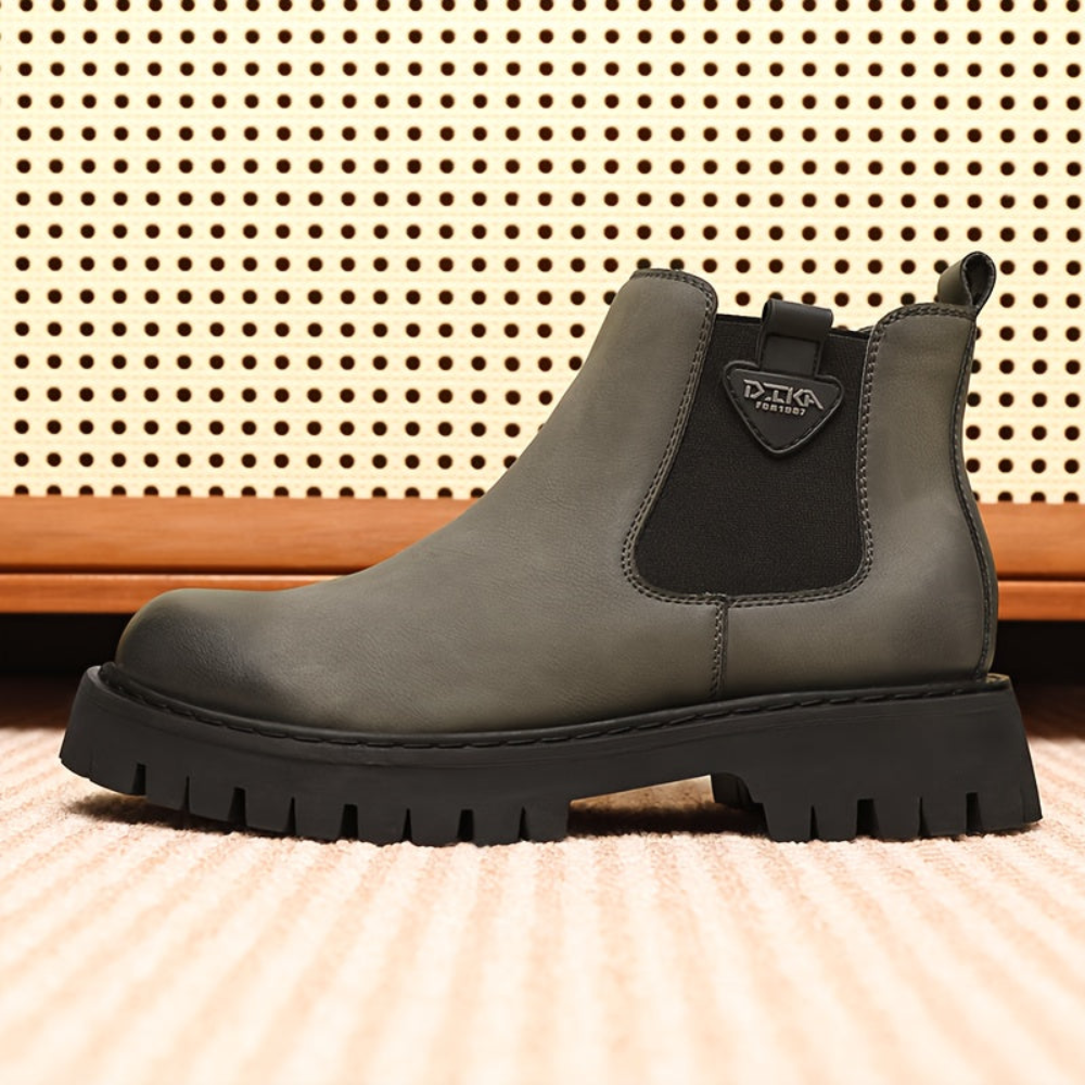 Chunky Chelsea Boots mit Profilsohle für Herren in Schwarz