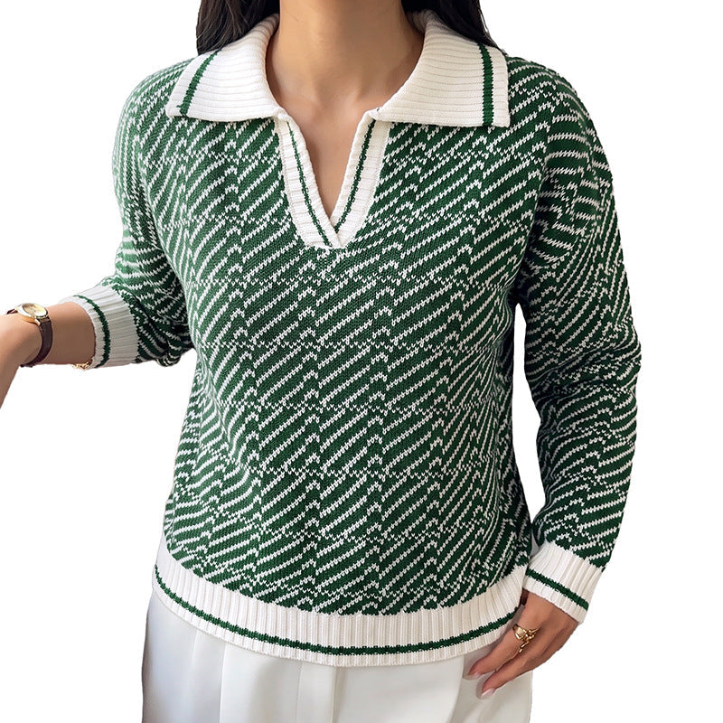Grüner Damen Pullover mit V-Ausschnitt, weißem Kragen und Rautenmuster