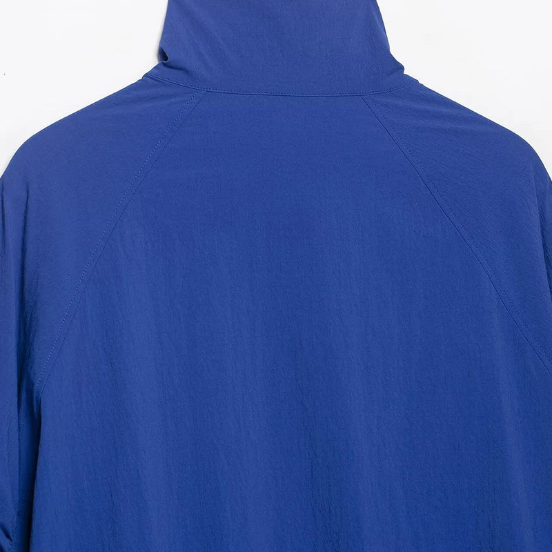 Blaue Damen Bluse mit Stehkragen & Kordelzug am Saum