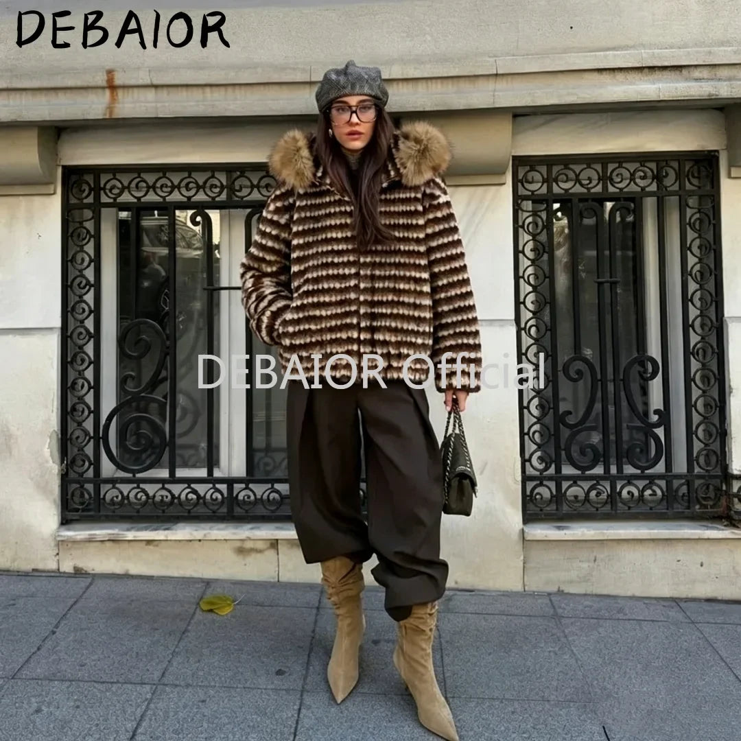 Gestreifte Teddy-Jacke mit Kapuze und Kunstfellbesatz