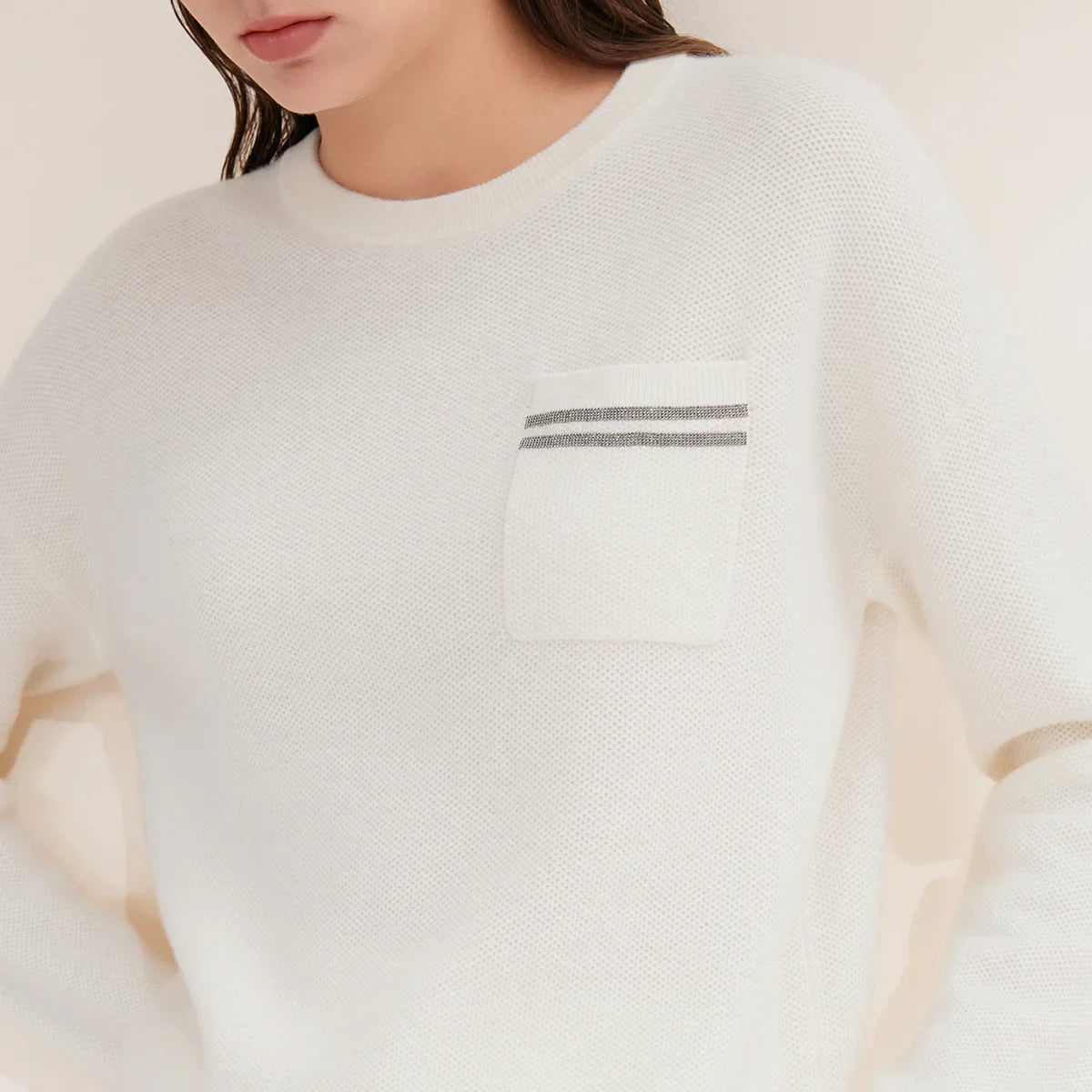 Damen Rundhals Pullover mit Brusttasche & Streifen – Grau