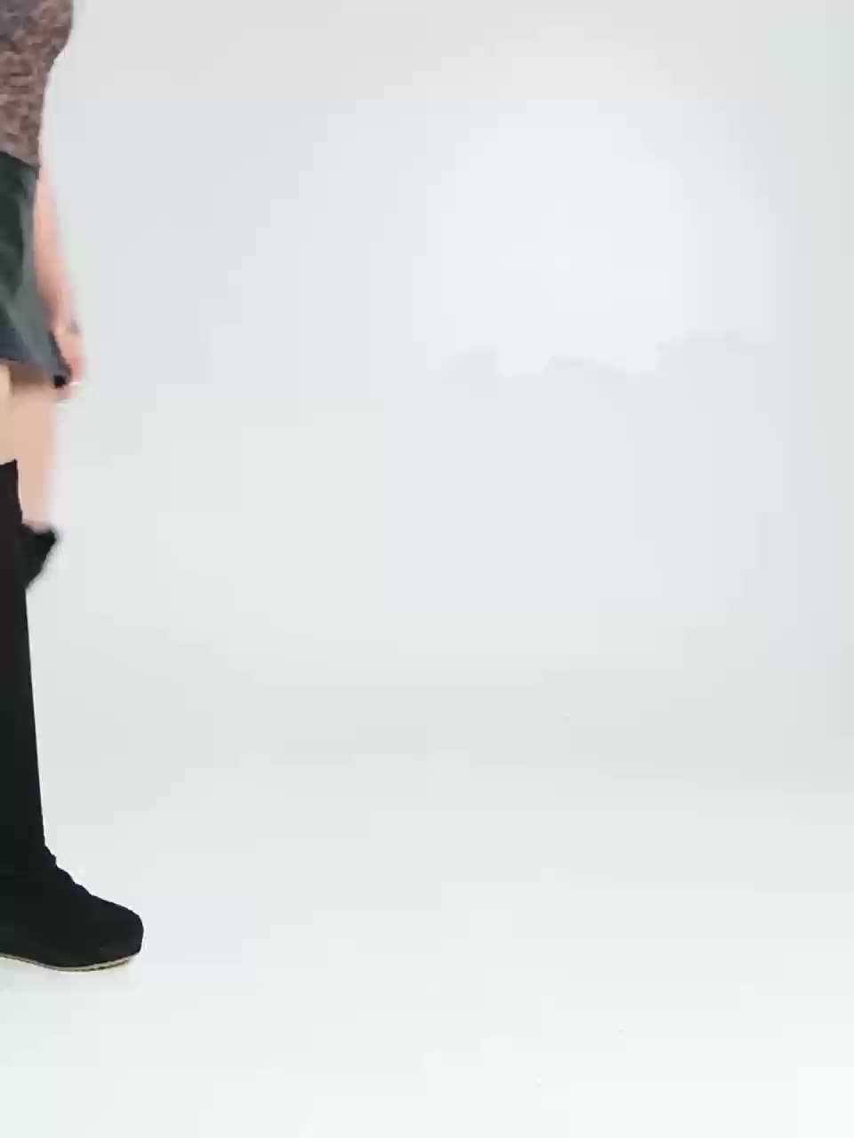 Overknee-Stiefel mit Keilabsatz und Plateau in Beige
