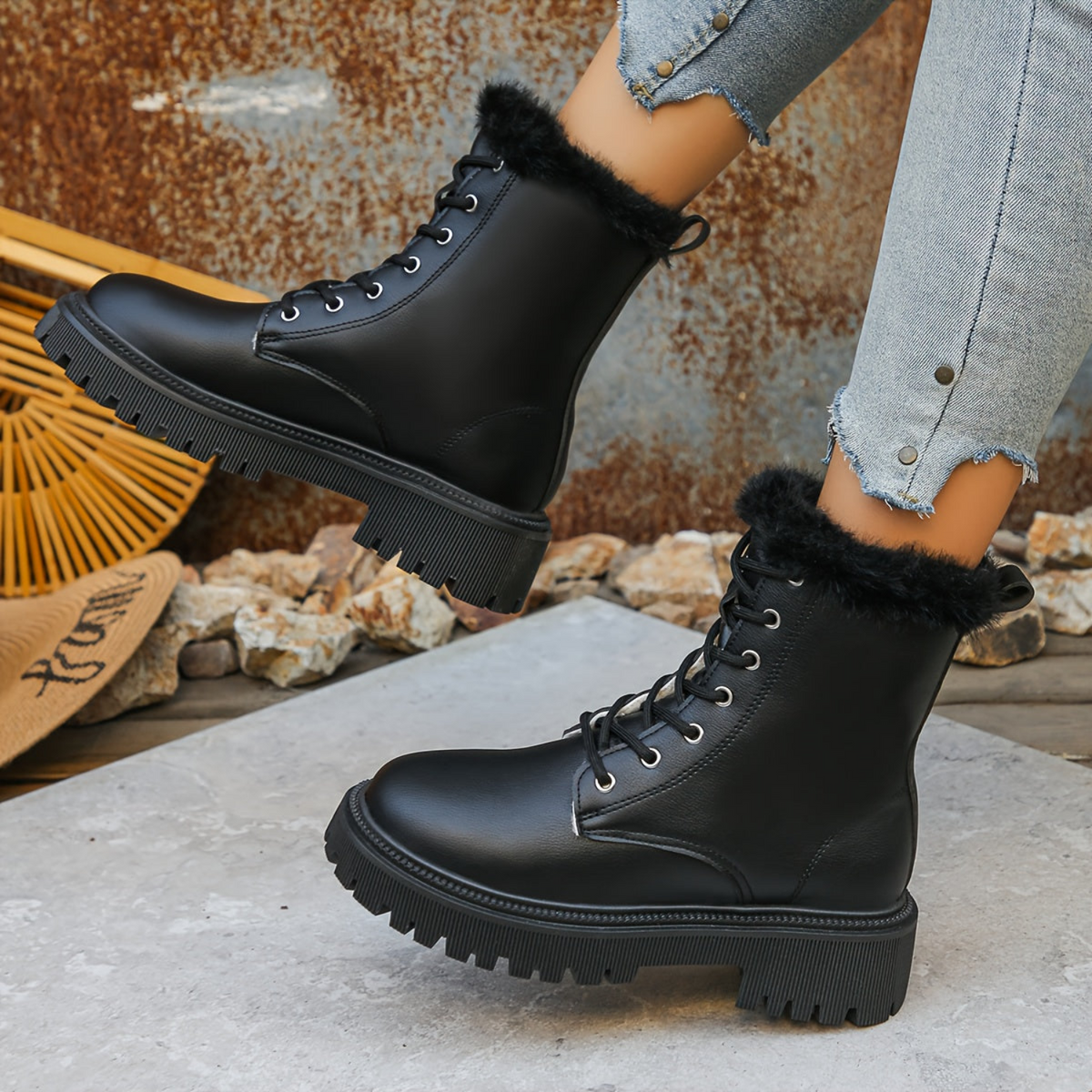 Damen Schnürstiefel mit Kunstfellbesatz und Profilsohle