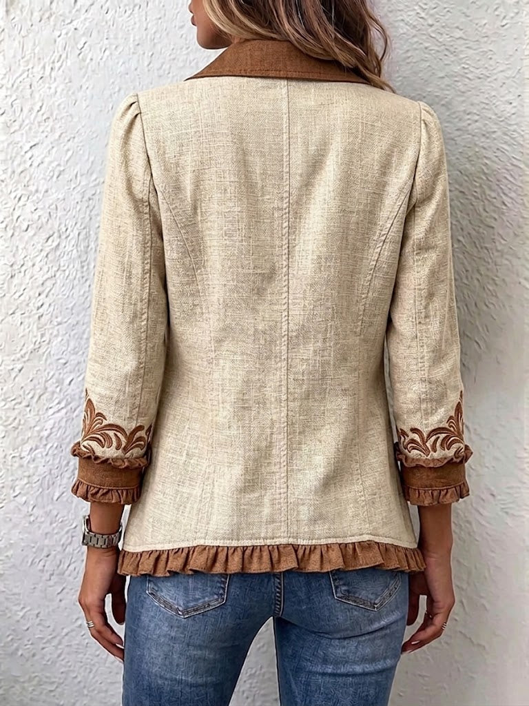 Damen Kurzjacke mit Rüschen und Stickereien – Beige Braun