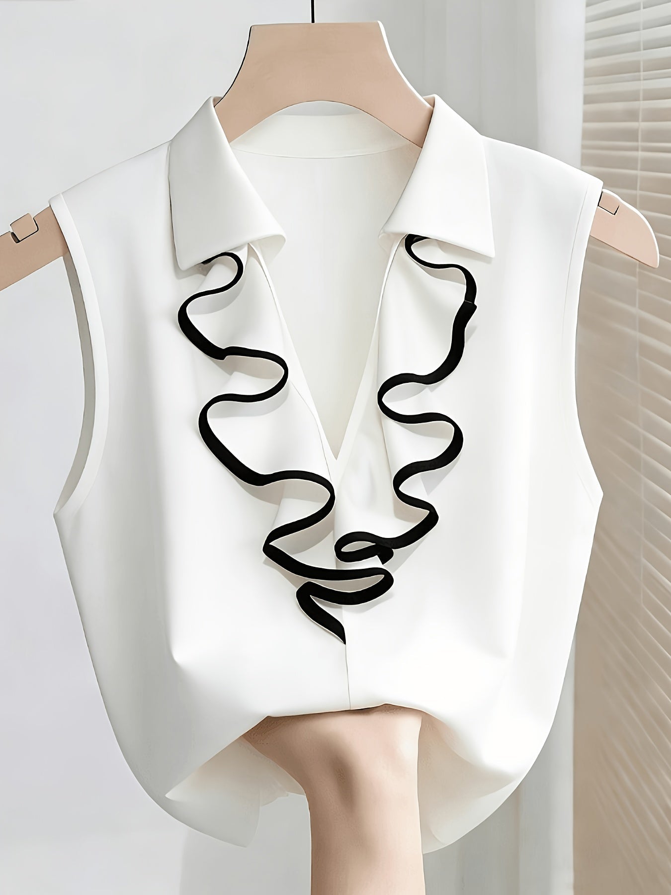 Damen Bluse ärmellos mit Rüschen-Design für Büro und elegante Anlässe