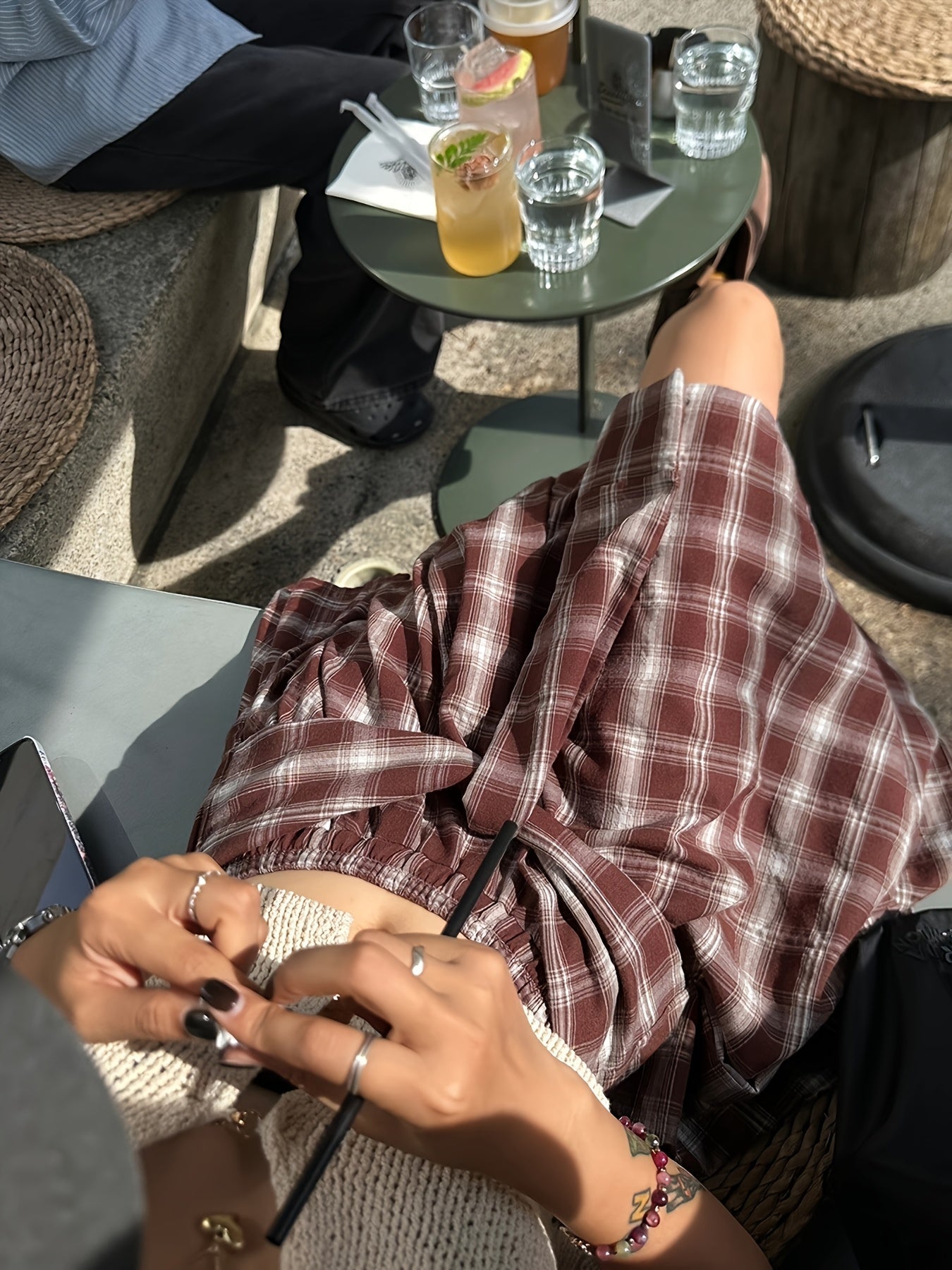 Damen Asymmetrischer Streetstyle-Rock mit Karo-Design und Knotendetail