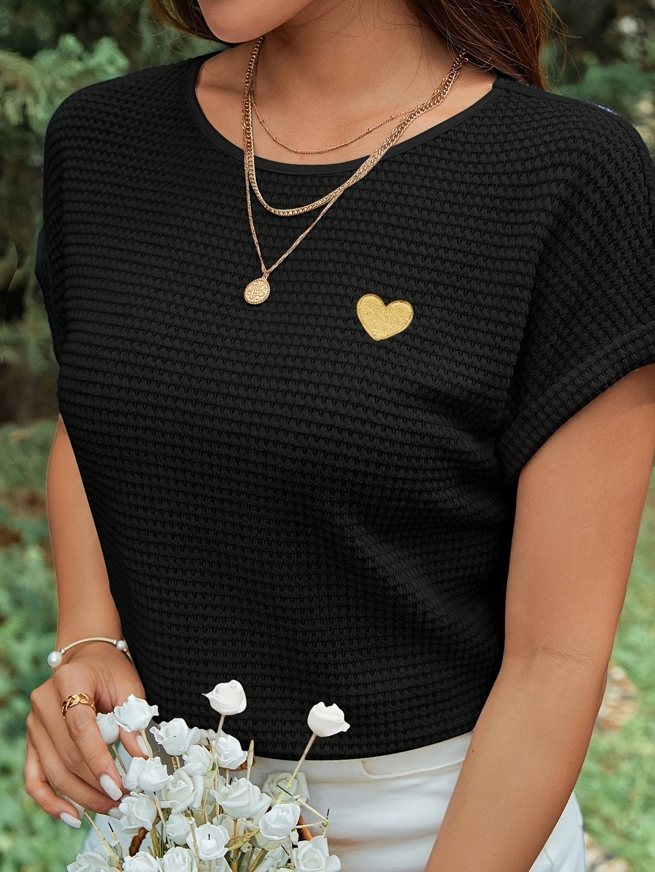 Damen Sommer-Strickshirt mit Herz-Detail – Eleganter Freizeit-Look, Ideal für Urlaub & Alltag