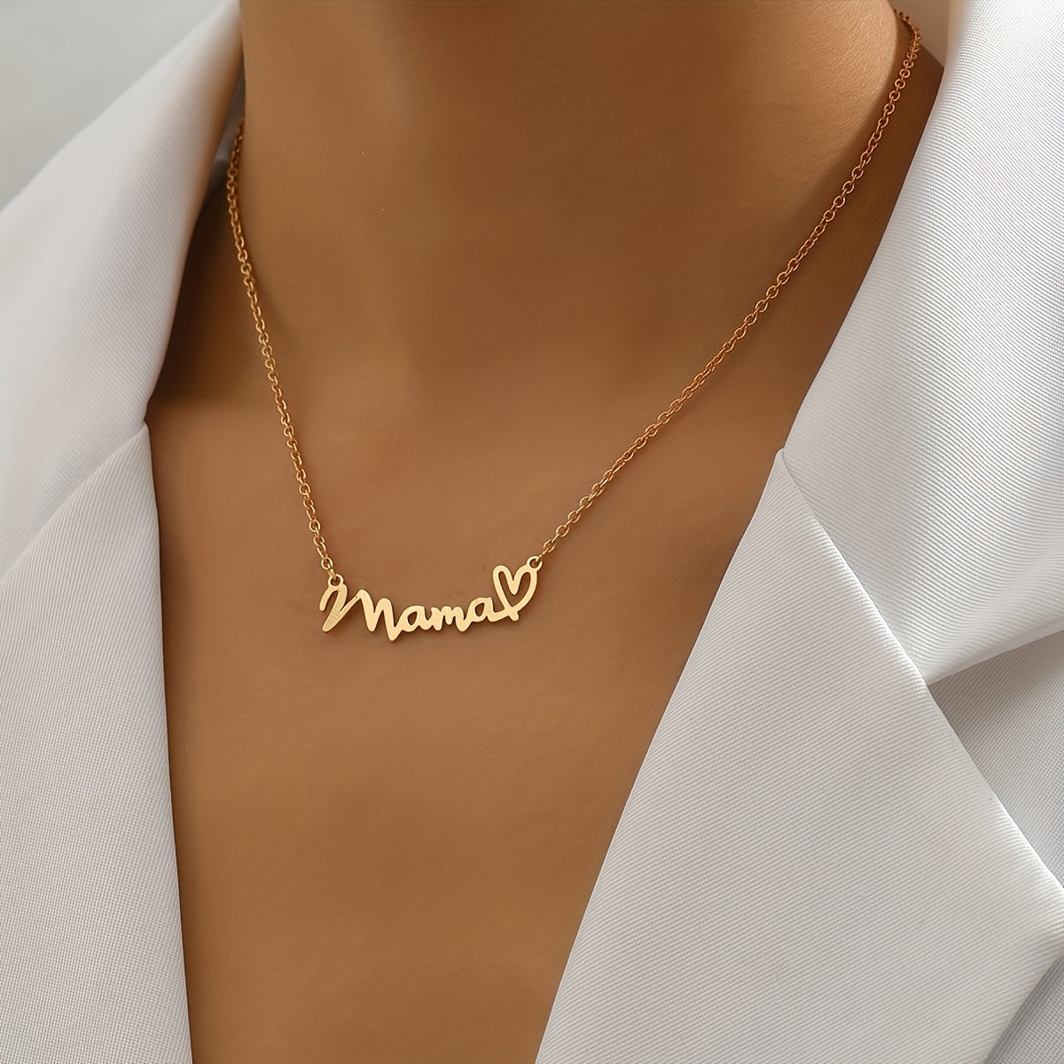 Damen Muttertagskette Mama Schriftzug mit Herz – Elegante Halskette als Geschenk für Mütter