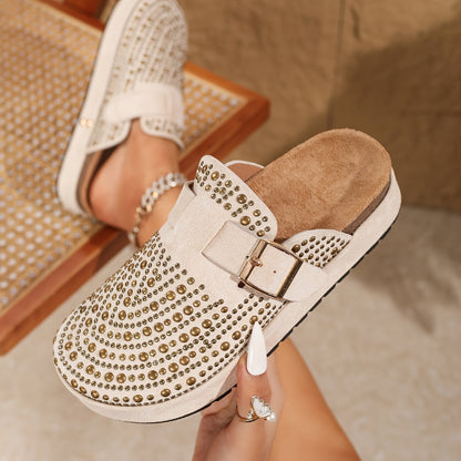 Damen Plateau Clogs mit Nieten – Modische Slip-On Schuhe für Alltag und Freizeit
