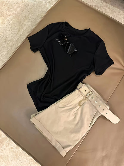 Damen Outfit Set – Elegantes T-Shirt mit Gürtelshorts für Alltag & Freizeit