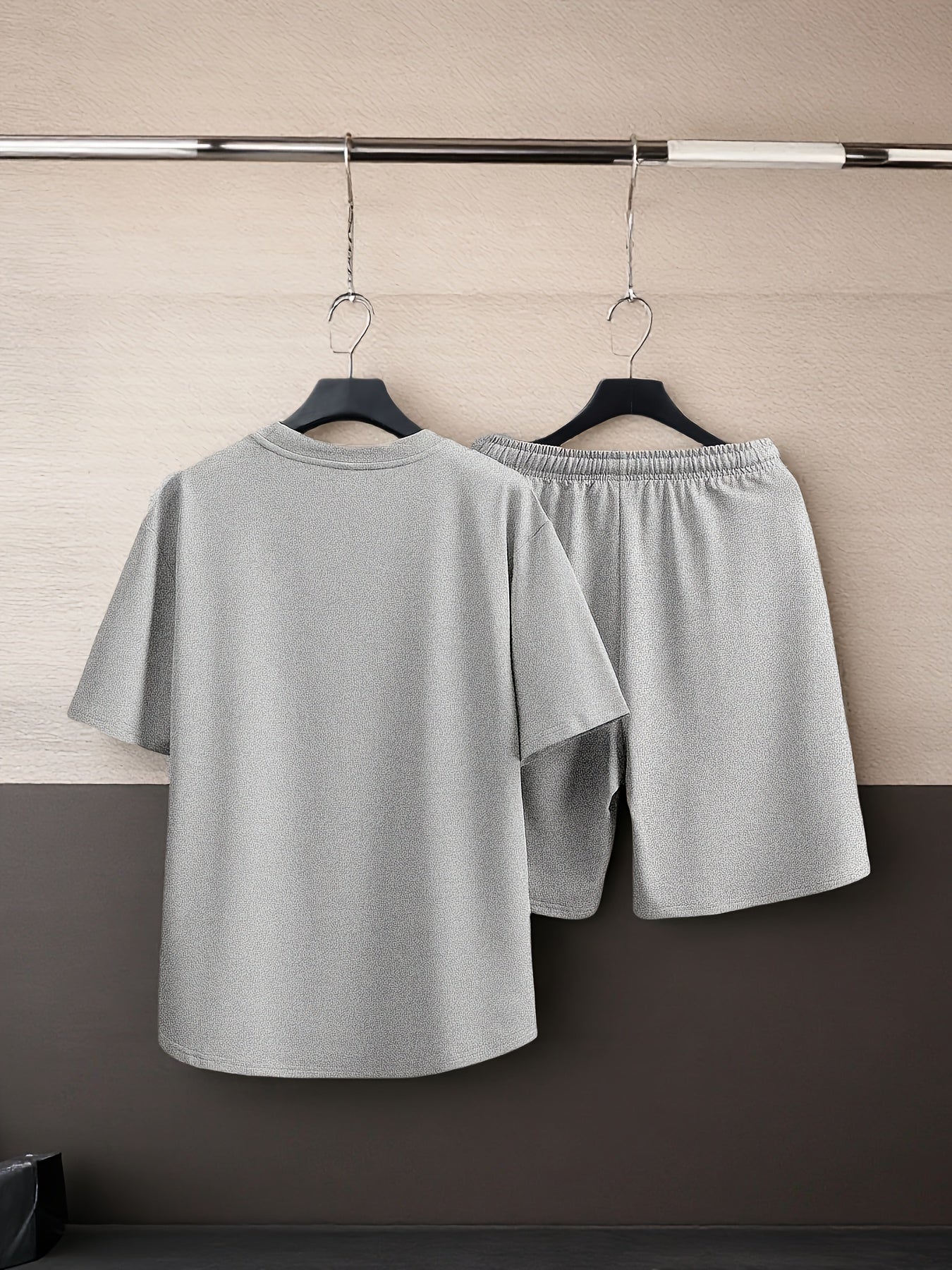 Herren Freizeit Set T-Shirt und Shorts – Modernes Lounge Outfit für Alltag und Sport