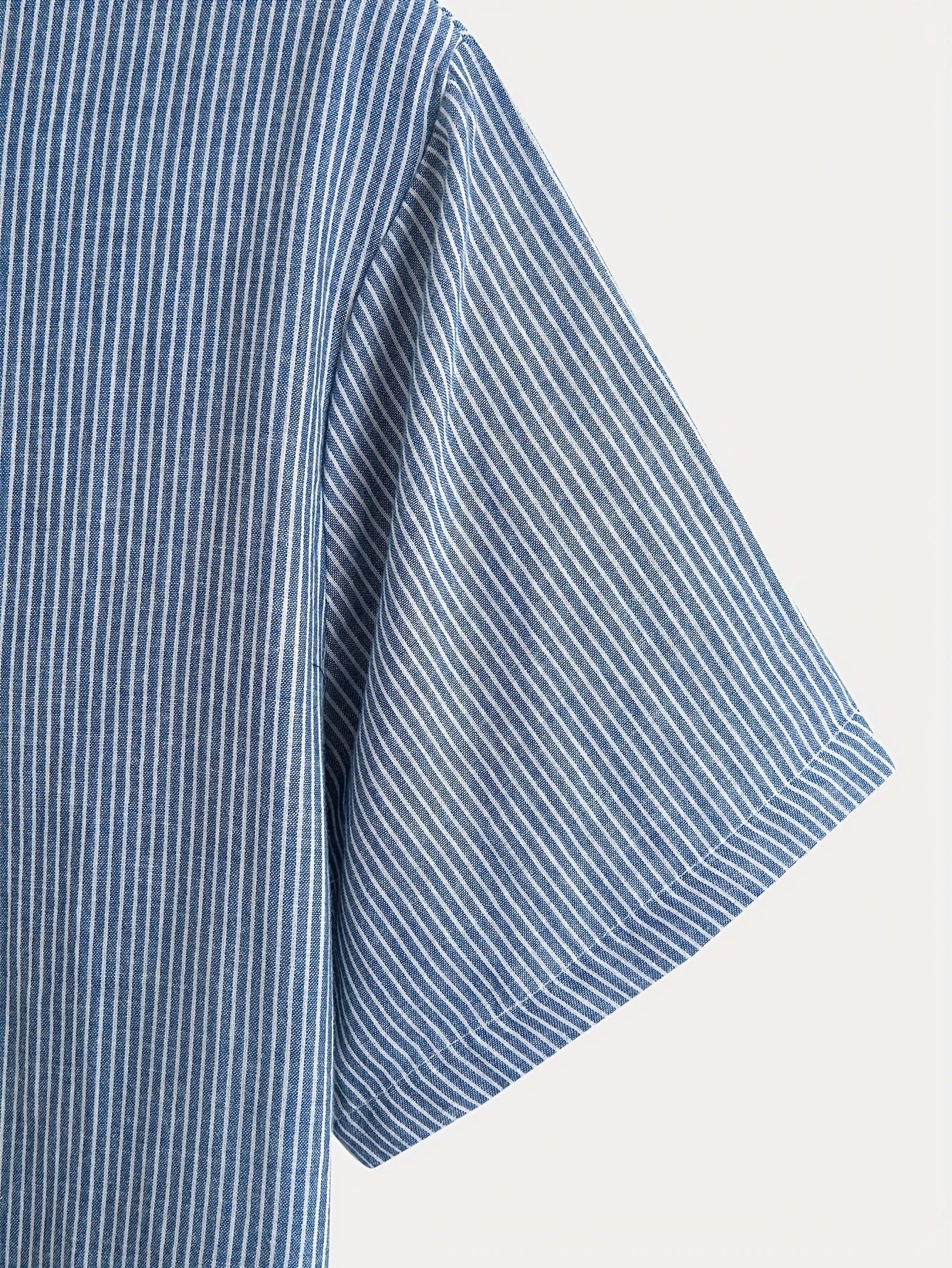 Herren Kurzarm-Henley mit Stehkragen und Streifen – Modernes Freizeitshirt für Alltag und Ausgehen