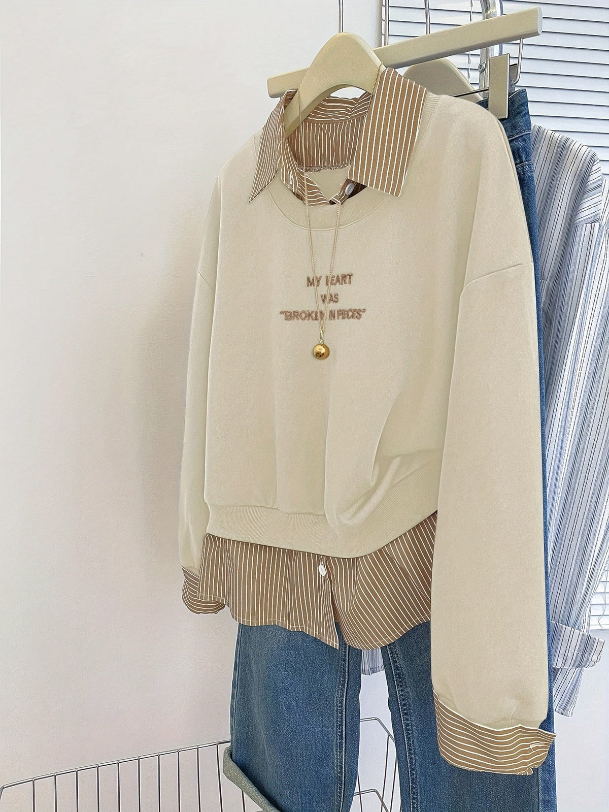 Damen Sweatshirt mit Kragen und Streifen-Einsatz – Schwarz