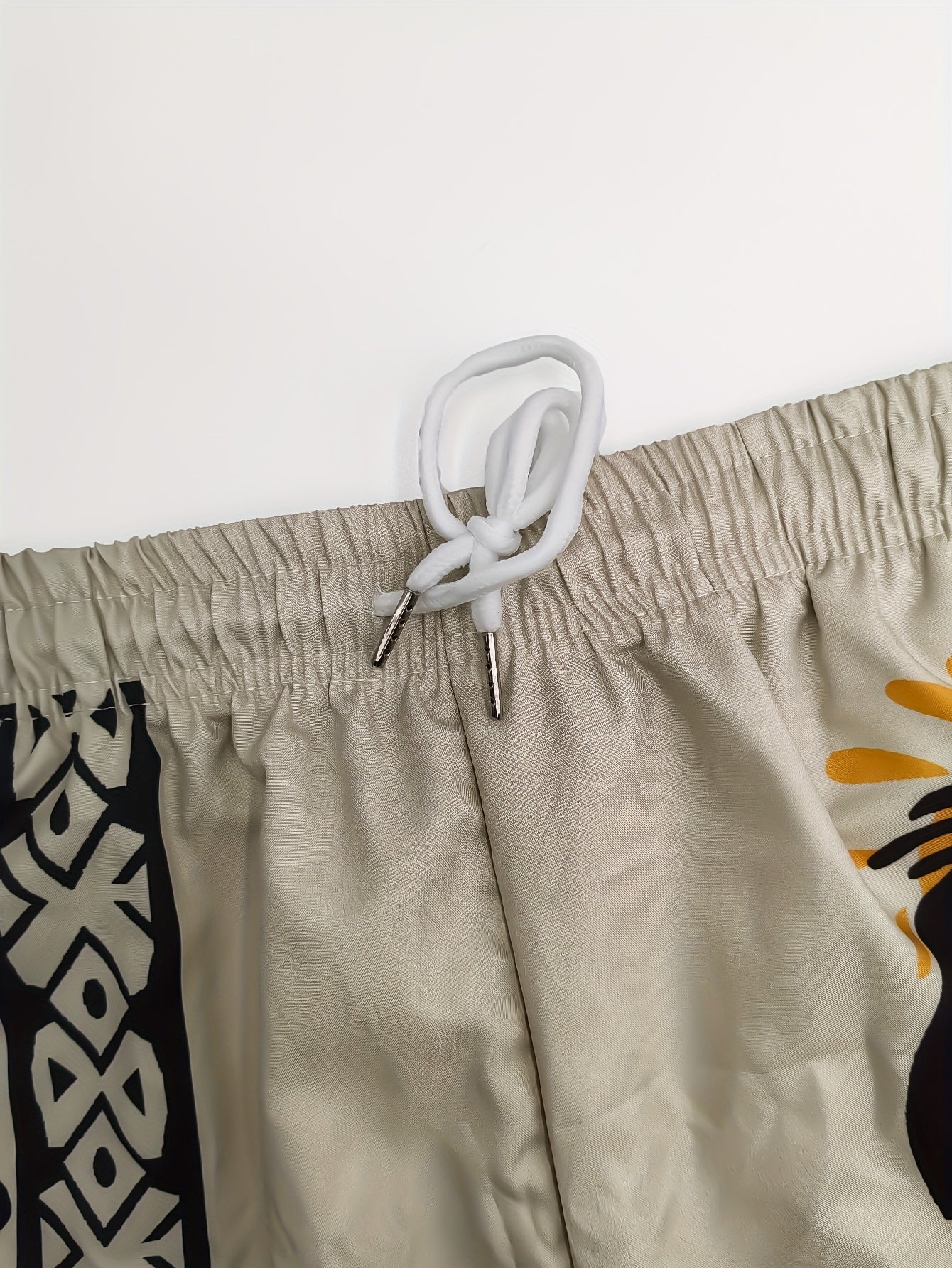 Herren Freizeitshorts mit Ethno-Muster und Künstler-Motiv – Ideal für Sommer, Urlaub & Strand