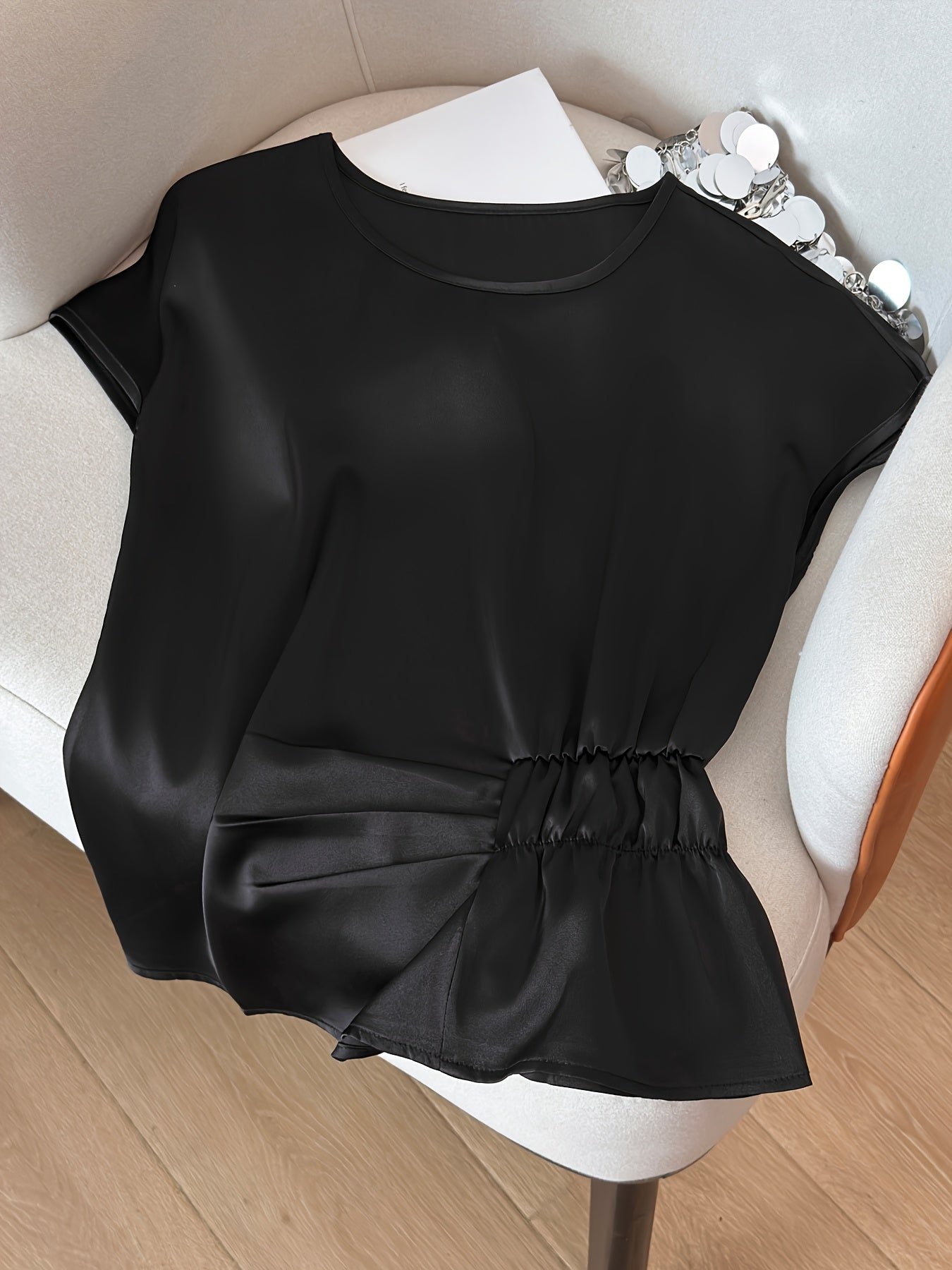 Damen-Bluse mit Raffdetails und modernem Schnitt – Elegante Kurzarm-Oberbekleidung für Büro und Freizeit