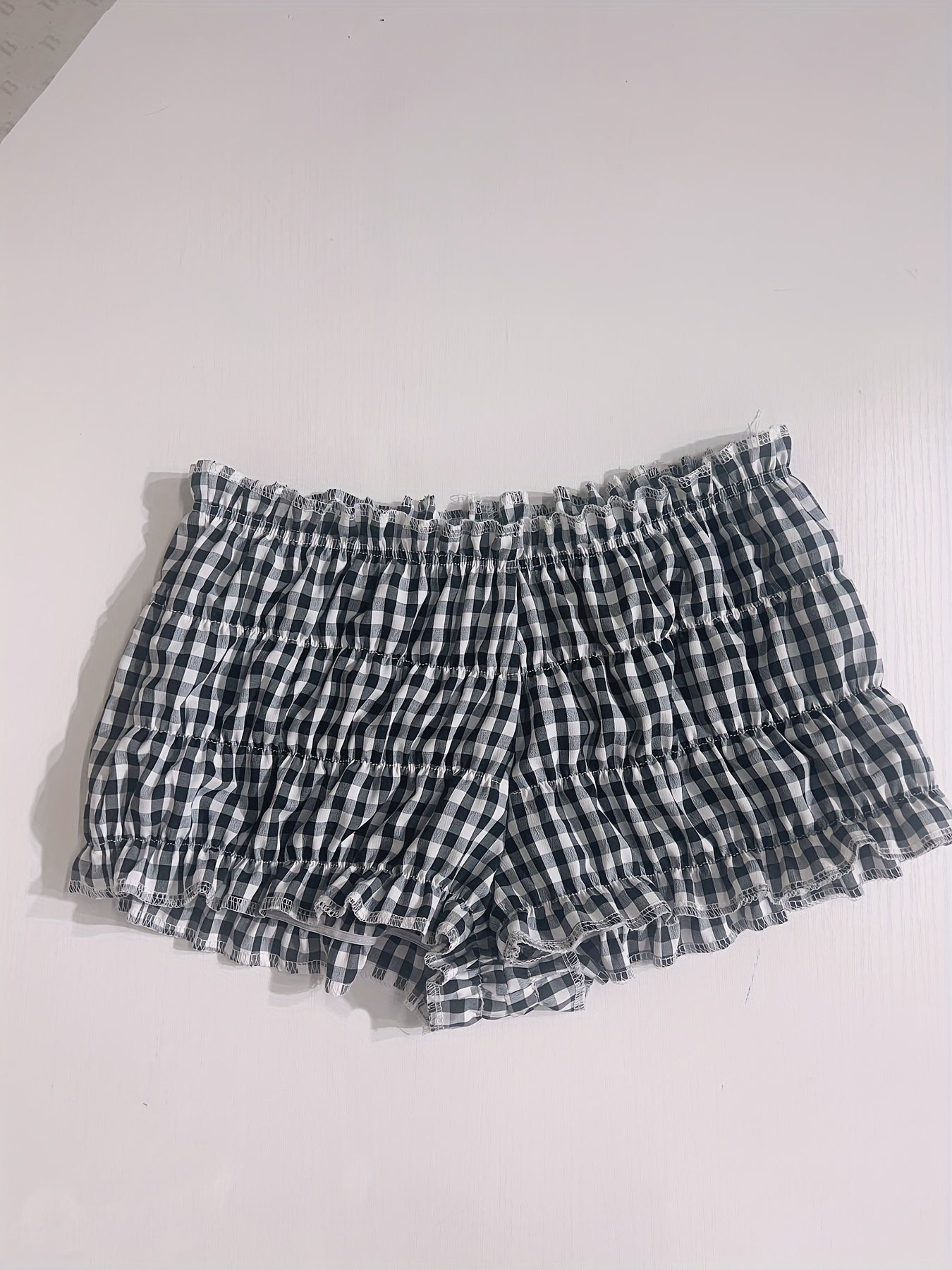 Damen Y2K Karierte Rüschenshorts – Verspielte Sommer-Shorts für Freizeit & Loungewear