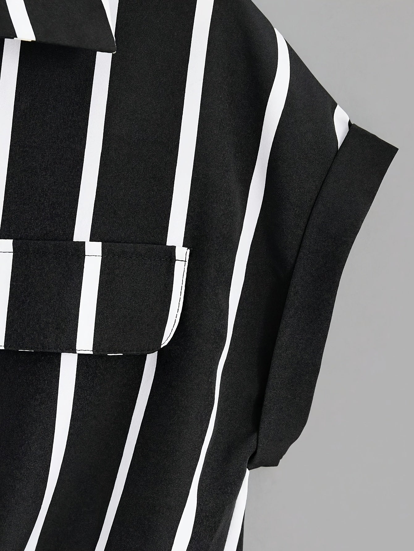 Damen Kurzarm Streifenbluse mit Knotendetail – Eleganter Freizeit-Look für Alltag und Büro