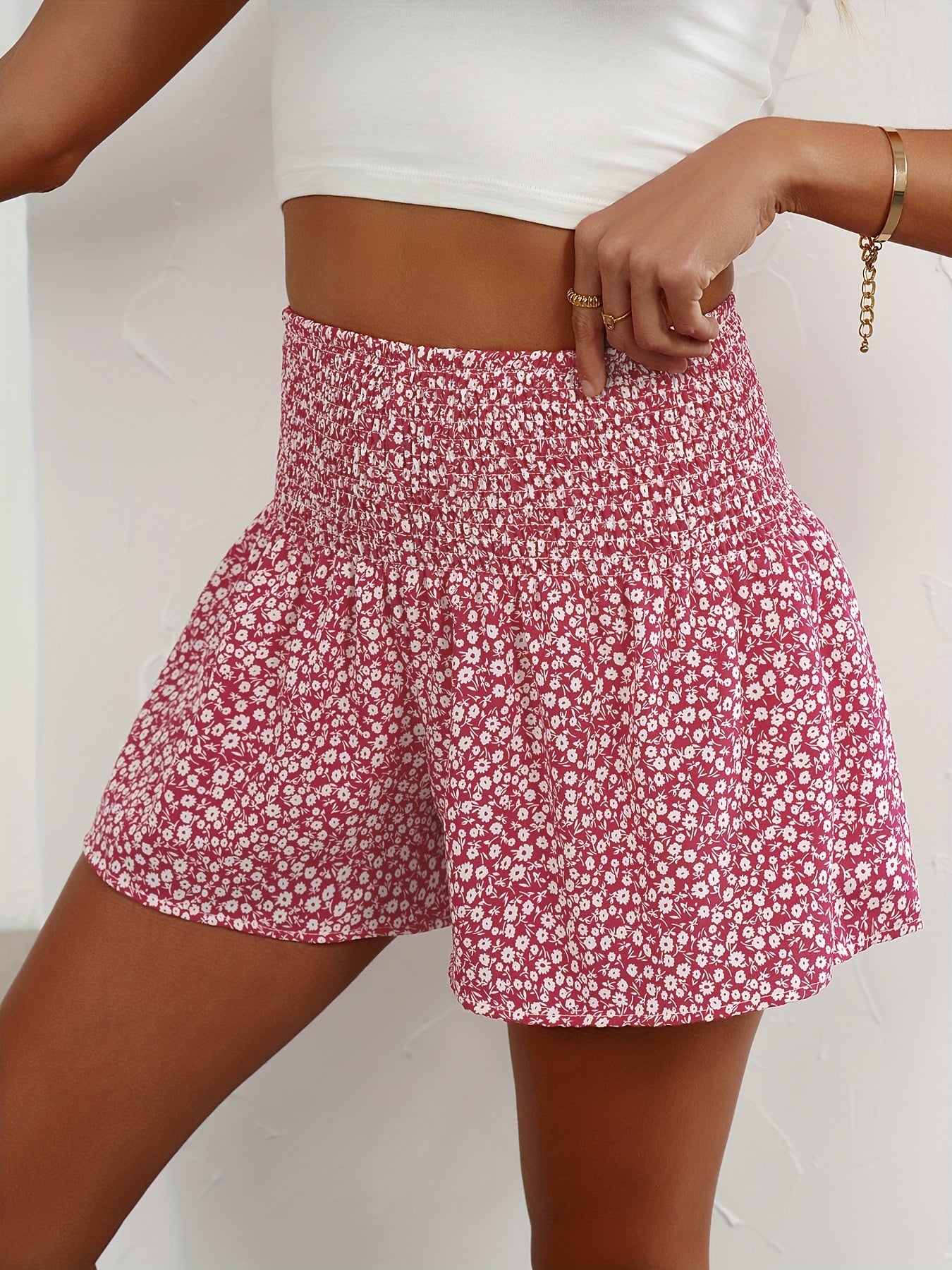 Damen Sommer Shorts mit Blumenmuster und Smokbund – Lässige Freizeitshorts