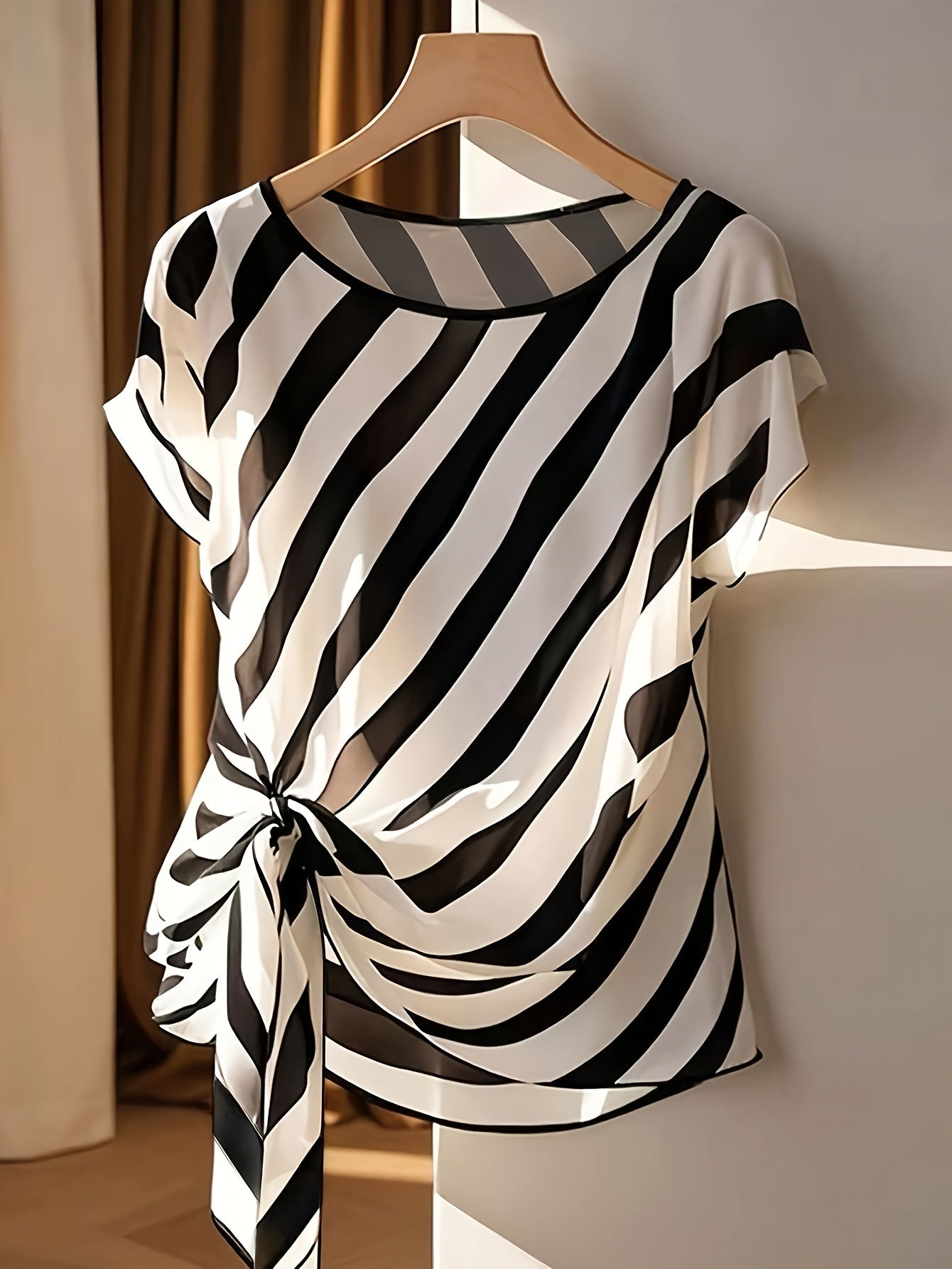 Damen Bluse mit Boho-Muster und asymmetrischem Knoten – Lässiger Sommer-Style