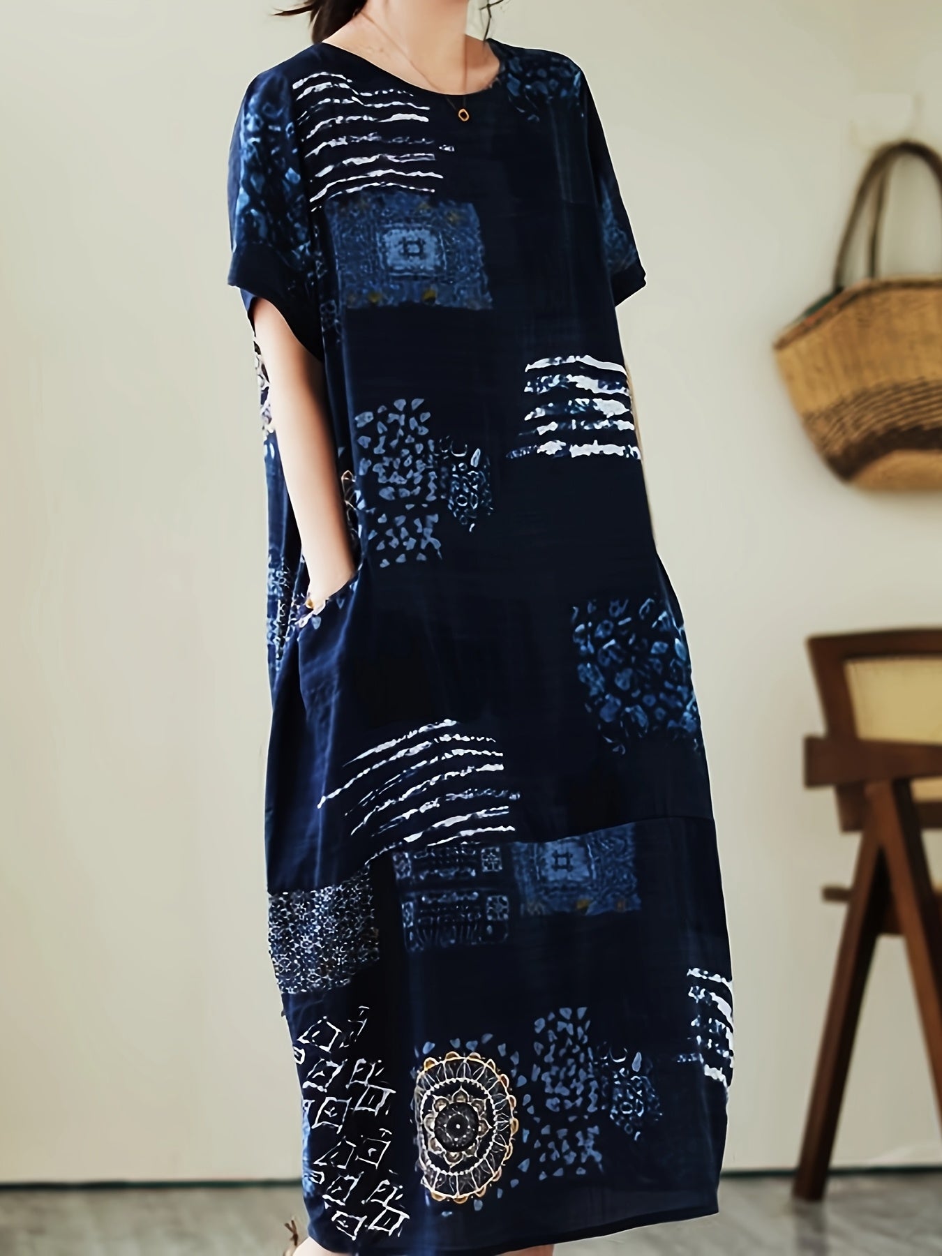 Damen Freizeitkleid mit geometrischem und botanischem Muster, lockerer Oversize-Stil, ideal für Alltag und Freizeit