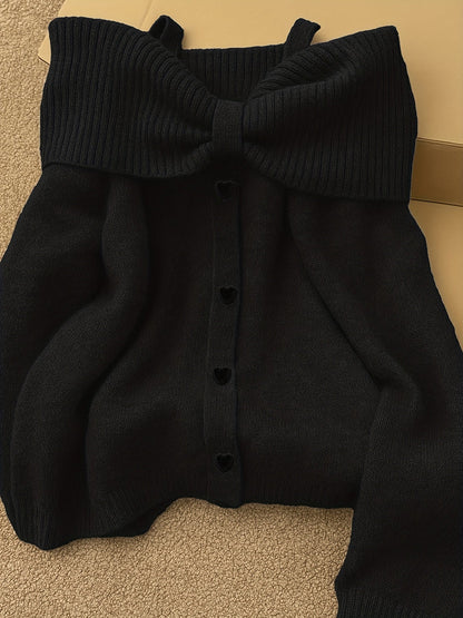 Damen Strickpullover Carmen-Ausschnitt mit Schleife und Herzknöpfen