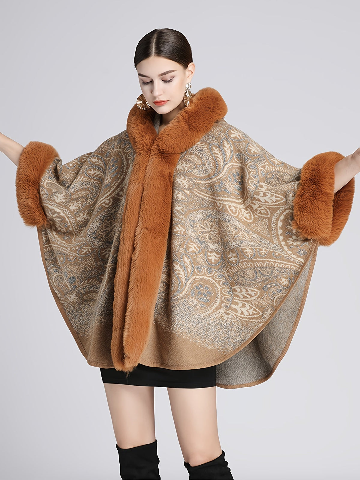 Damen Cape mit Kapuze und Kunstpelzbesatz - Musterbedruckt, Mehrfarbig