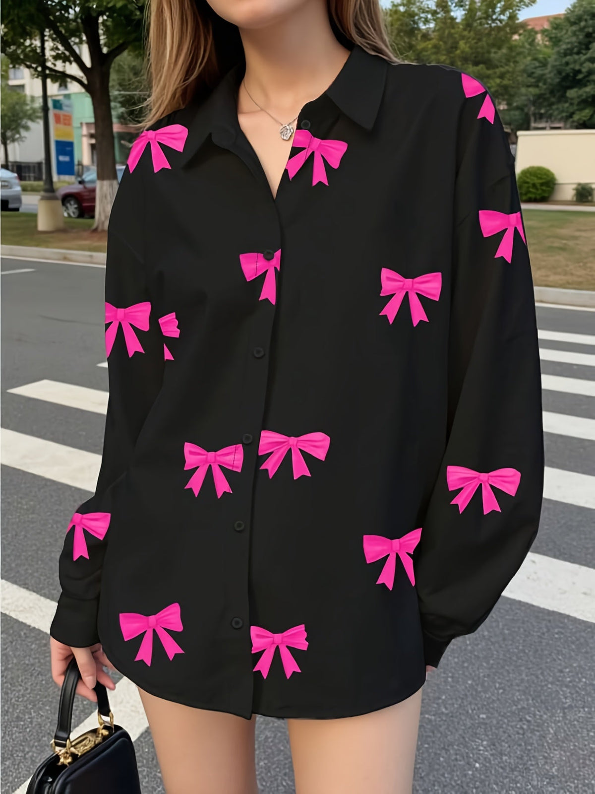 Damen Oversize Hemdbluse Schwarz mit pinkfarbenen Schleifenmuster