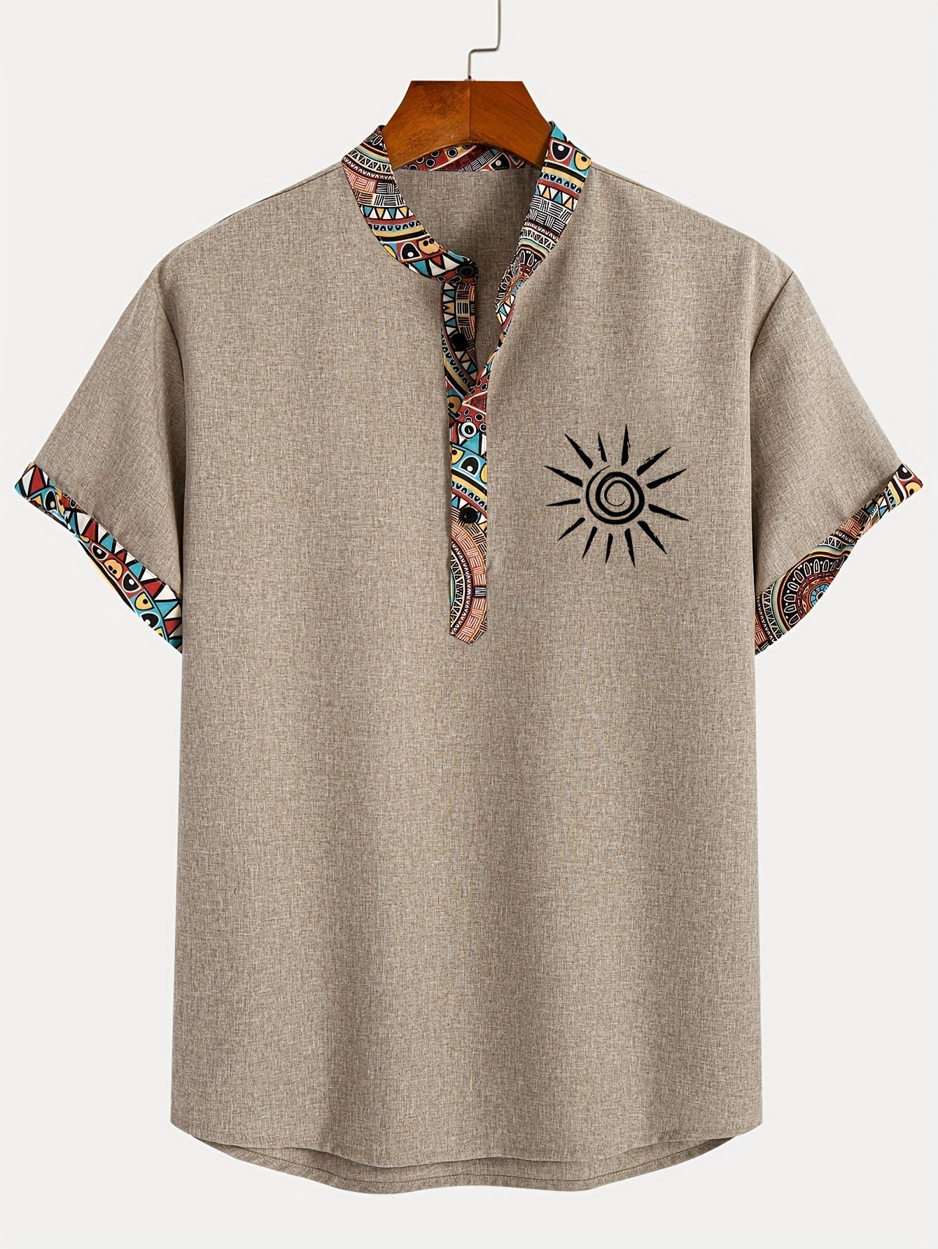Herren Ethno Freizeitshirt mit Musterdetails und V-Ausschnitt – Modernes Kurzarmhemd für Alltag und Urlaub