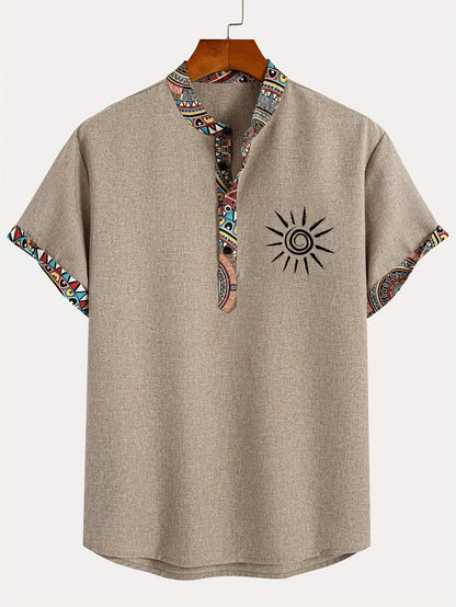 Herren Ethno Freizeitshirt mit Musterdetails und V-Ausschnitt – Modernes Kurzarmhemd für Alltag und Urlaub
