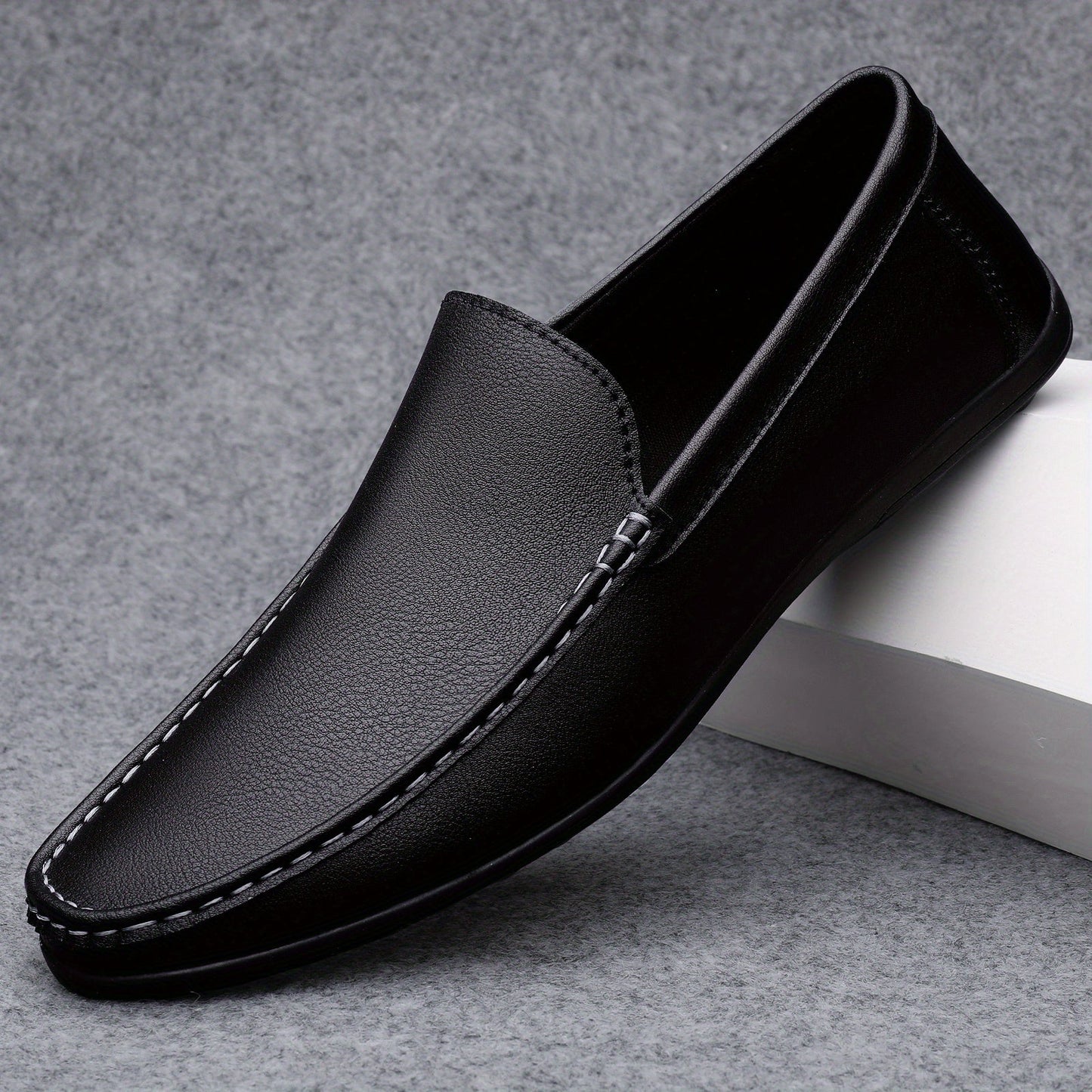 Herren Slip-On Loafer – Minimalistischer Stil für Freizeit und Business