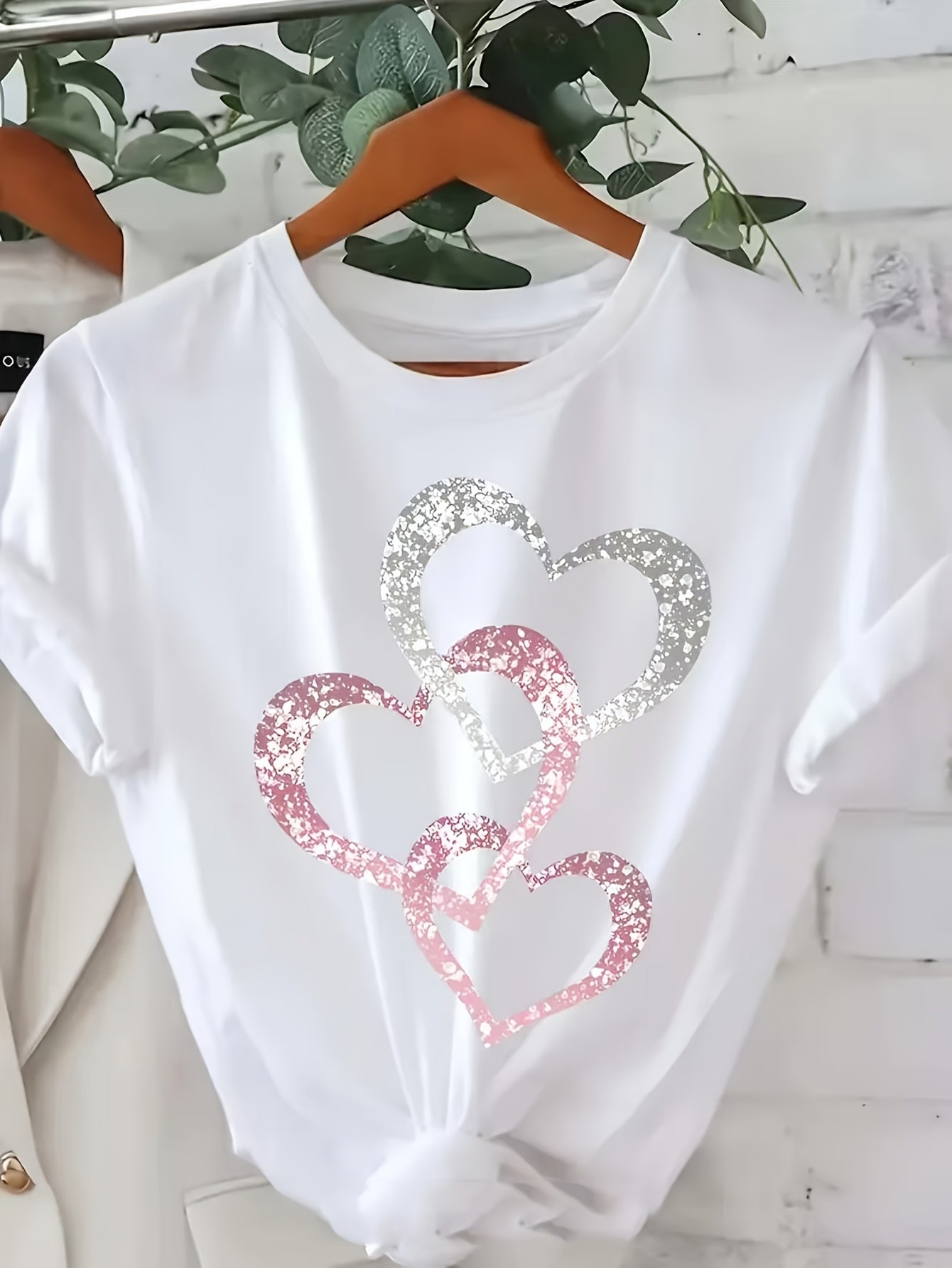 Damen T-Shirt mit Glitzer-Herzmotiv – Lockeres, modisches Freizeitshirt für Alltag & Sommer