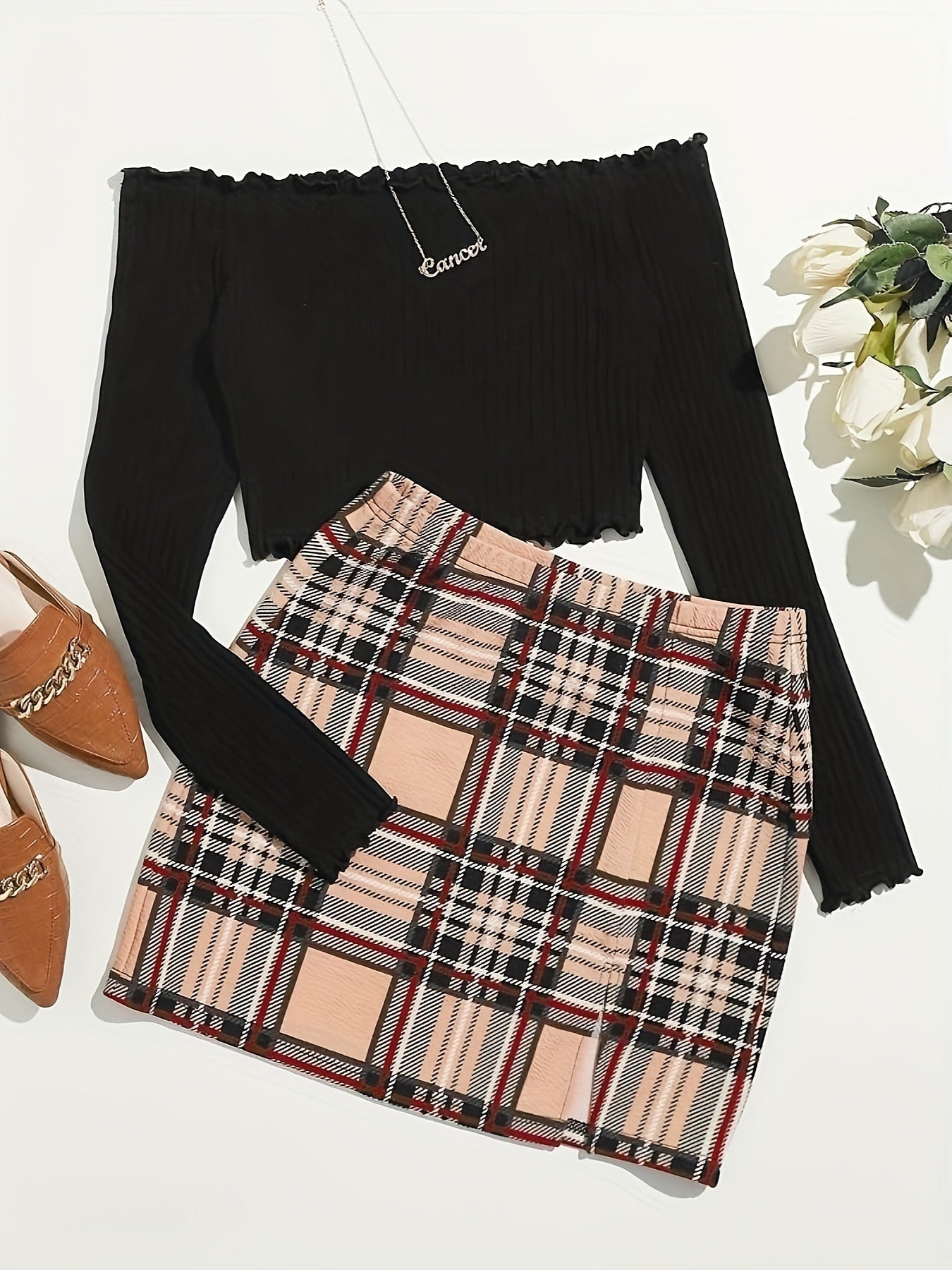 Damen Off-Shoulder Set – Elegantes Party Outfit mit Langarm-Top und Karierter Minirock