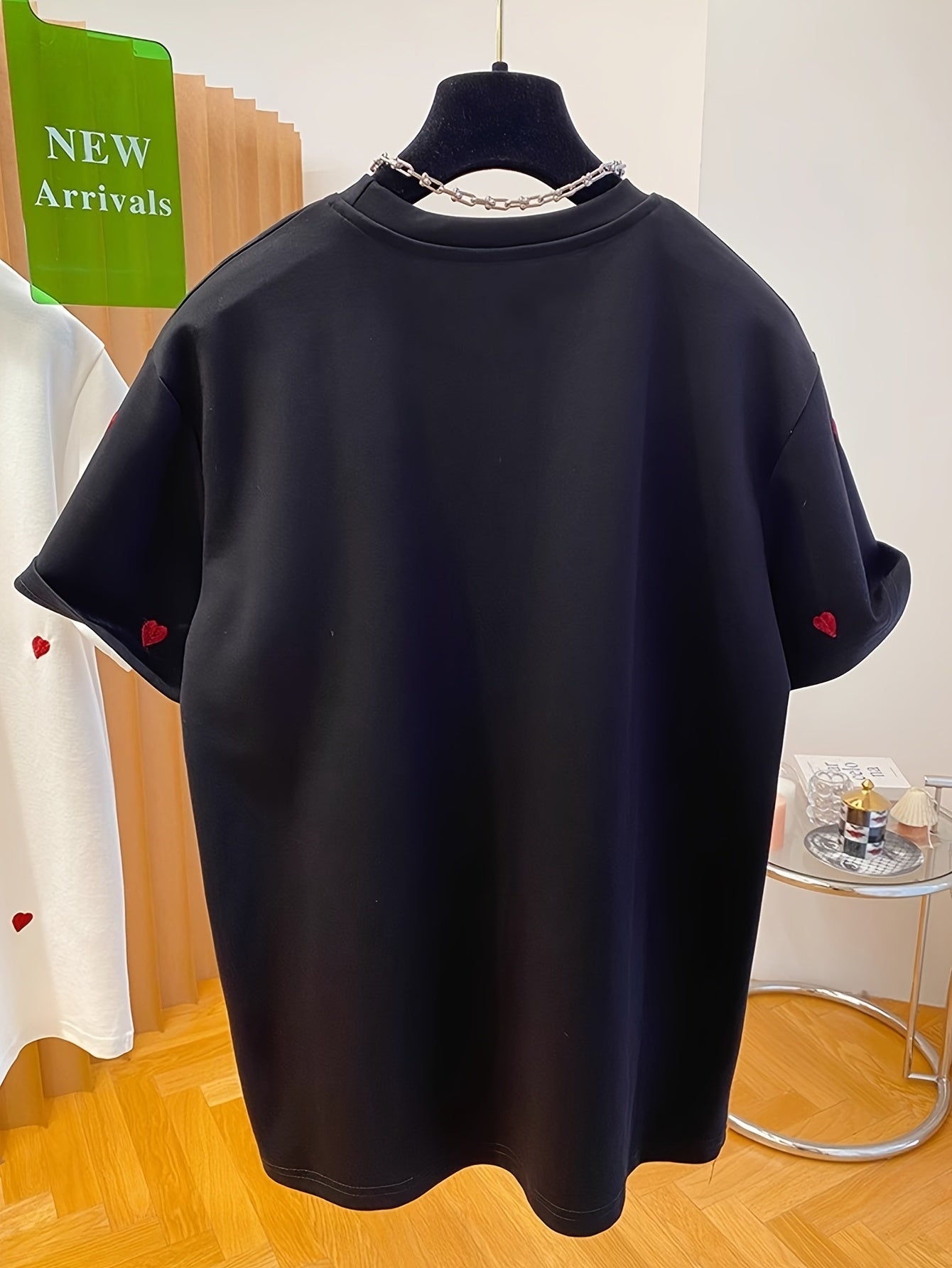 Damen Trendiges T-Shirt mit gestickten Herzen – Streetstyle Casual Kurzarm
