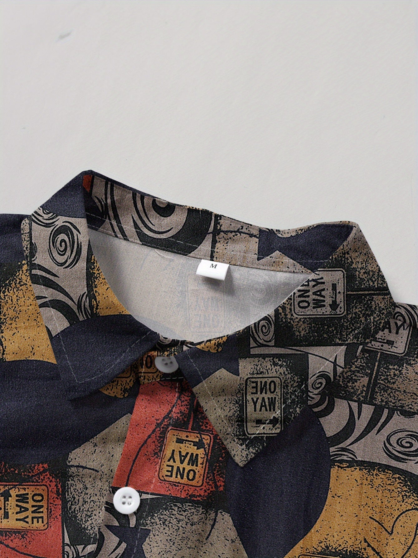 Herren Set Kurzarmhemd mit Grafikmuster und Hose – Modisches Freizeit-Outfit mit künstlerischem Design