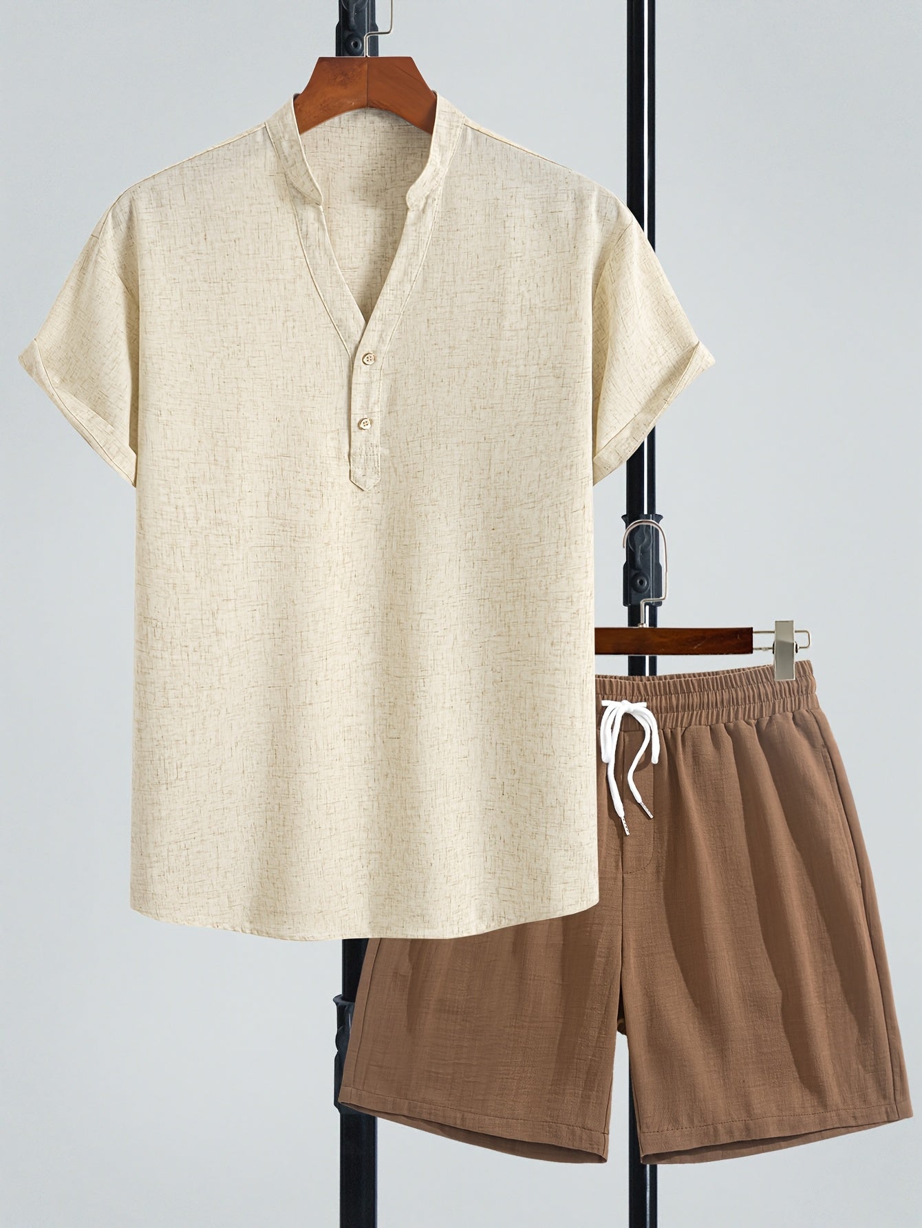Herren Freizeit Set – Modernes Henley Shirt mit Shorts, Zweiteiliges Outfit für entspannte Anlässe
