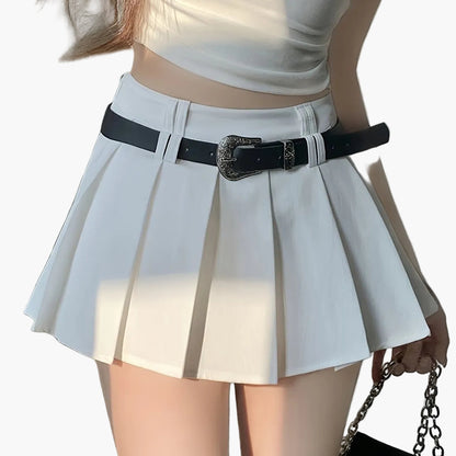 Damen Mini Faltenrock mit Gürtel und Sexy Crop Bluse – Modischer Streetwear-Look