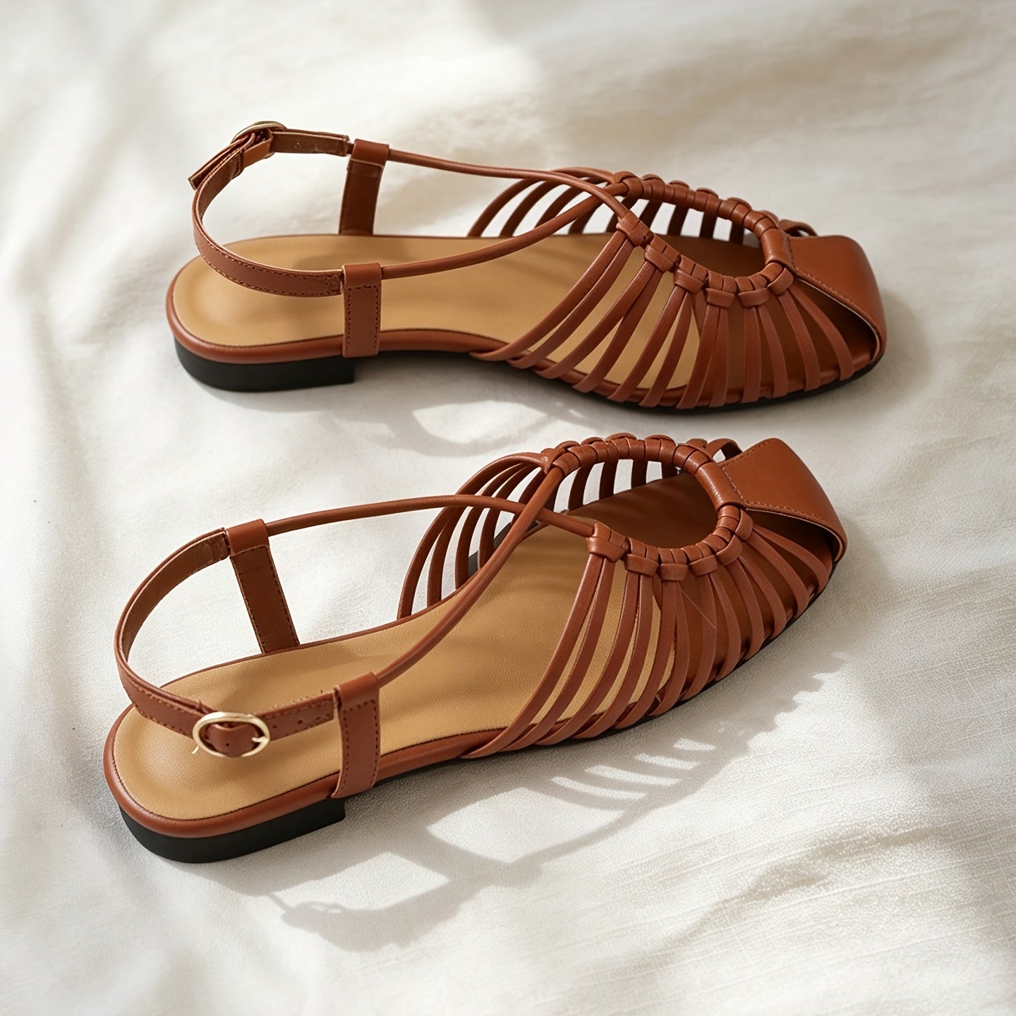 Damen Sandalen mit geflochtenem Design und eckiger Zehenpartie – Stilvolle Sommerschuhe für Alltag und Freizeit