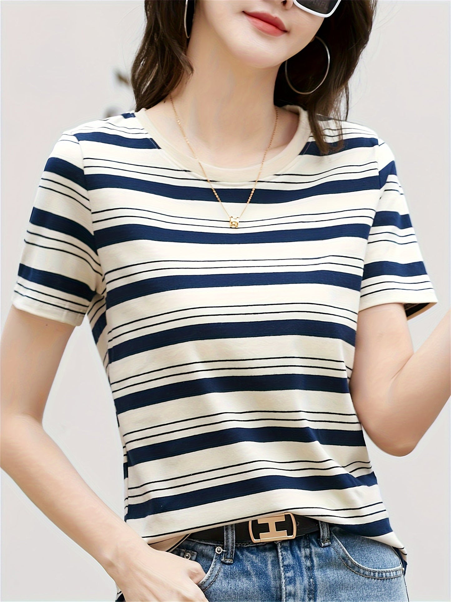 Damen T-Shirt mit Streifenmuster im maritimen Stil – Freizeit & Alltag