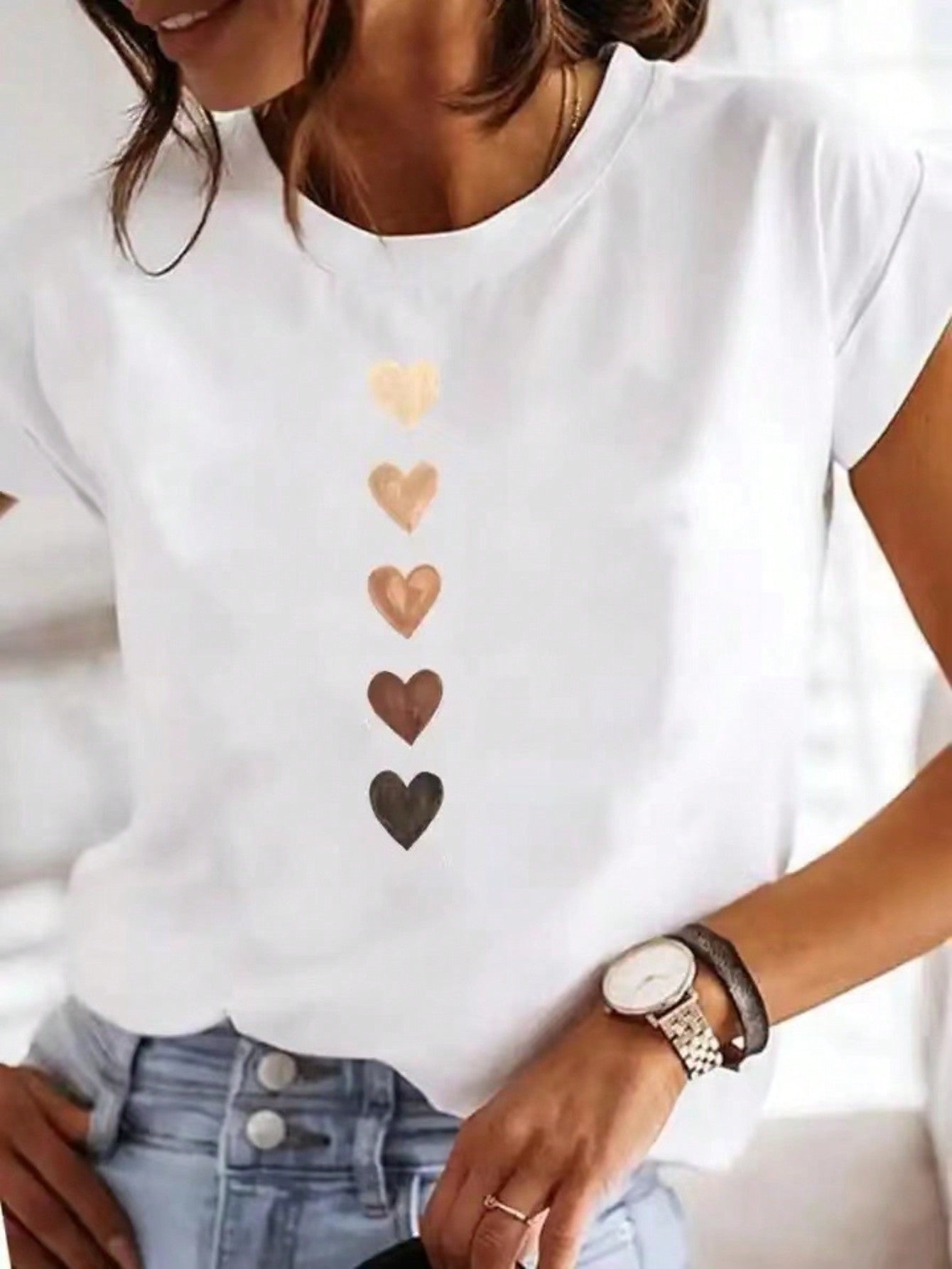 Damen T-Shirt mit Herzen-Print – Modisches Freizeitshirt mit Sommer-Style