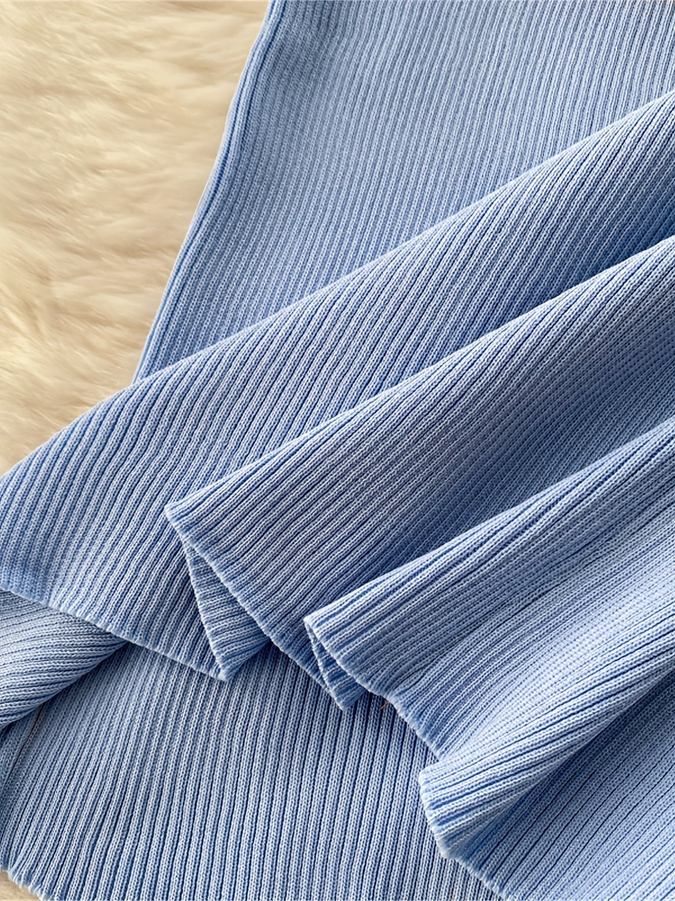 Damen Bodycon Kleid mit Grafik-Print und sportlichem Panel-Design – Streetwear Style