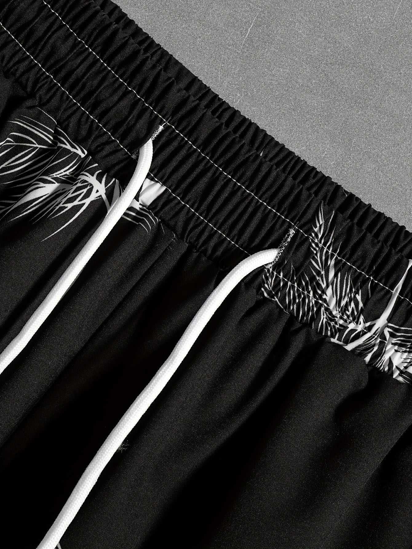 Herren Strand Outfit Zweiteiler mit Palmenmuster – Freizeit Hemd und Shorts Set